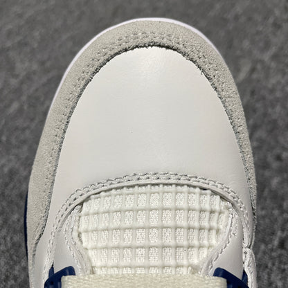 Nike SB Air Jordan 4 Retro SP "Summit White/Navy"