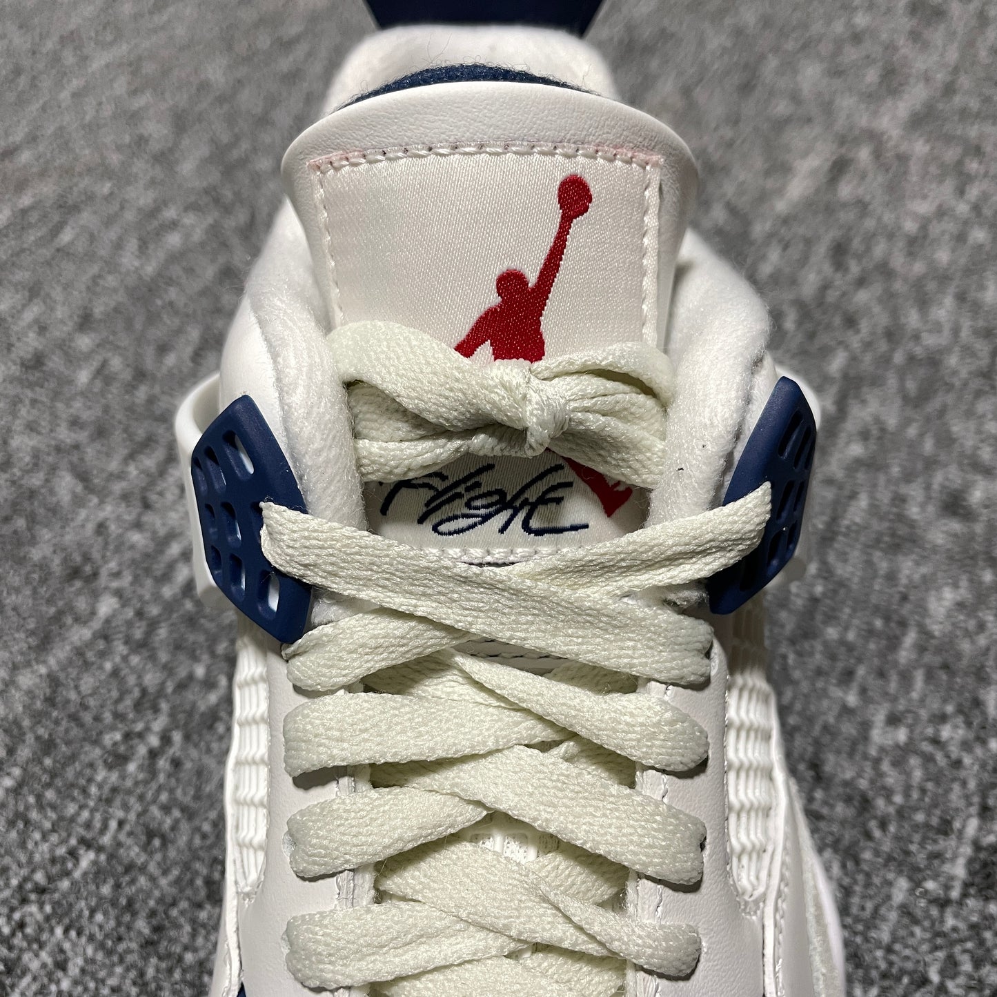 Nike SB Air Jordan 4 Retro SP "Summit White/Navy"