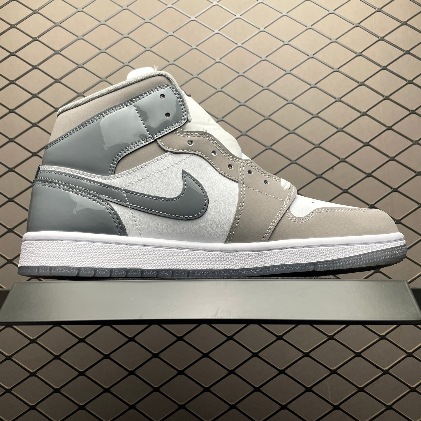 Nike Air Jordan 1 Mid SE "Cool Grey"