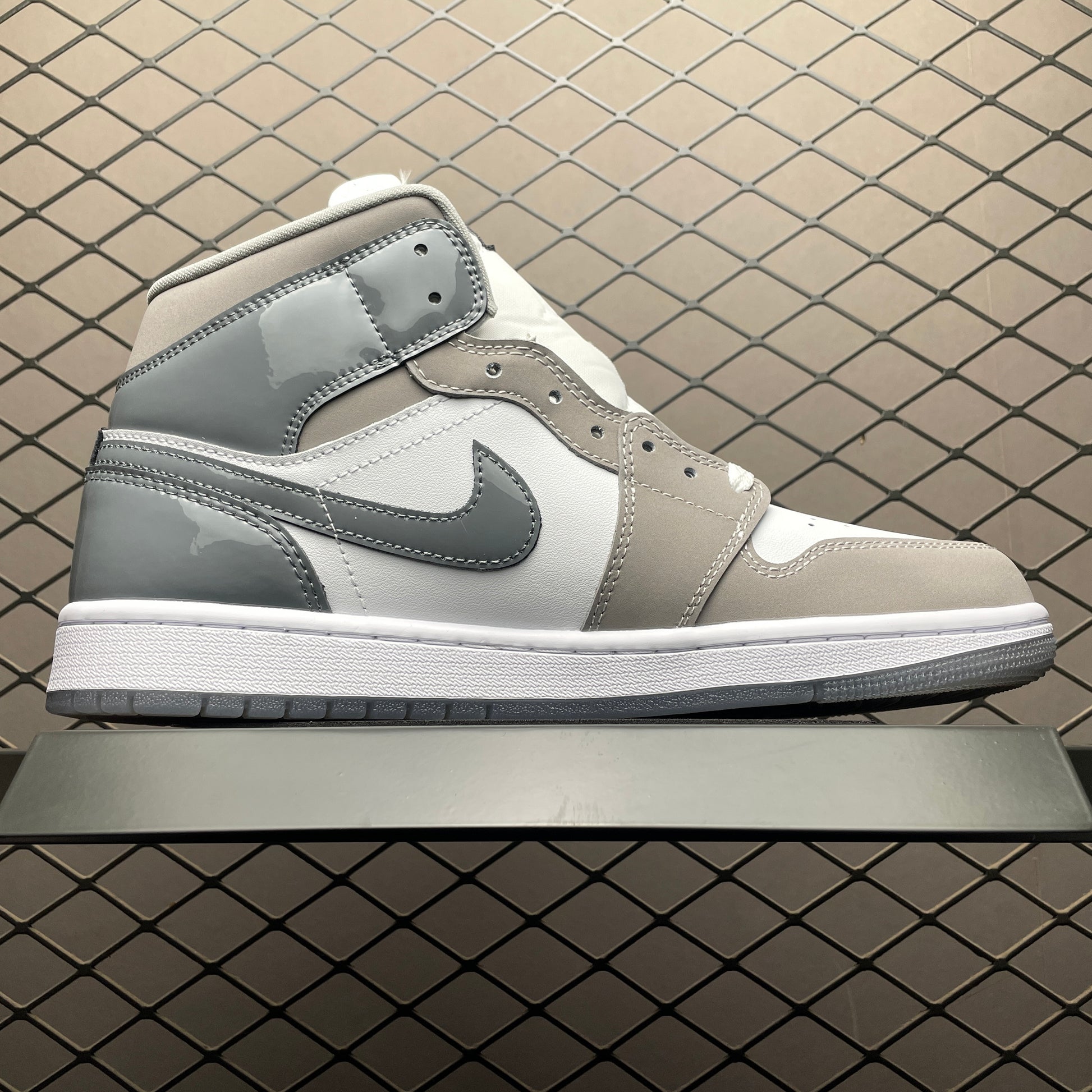 Nike Air Jordan 1 Mid SE "Cool Grey"
