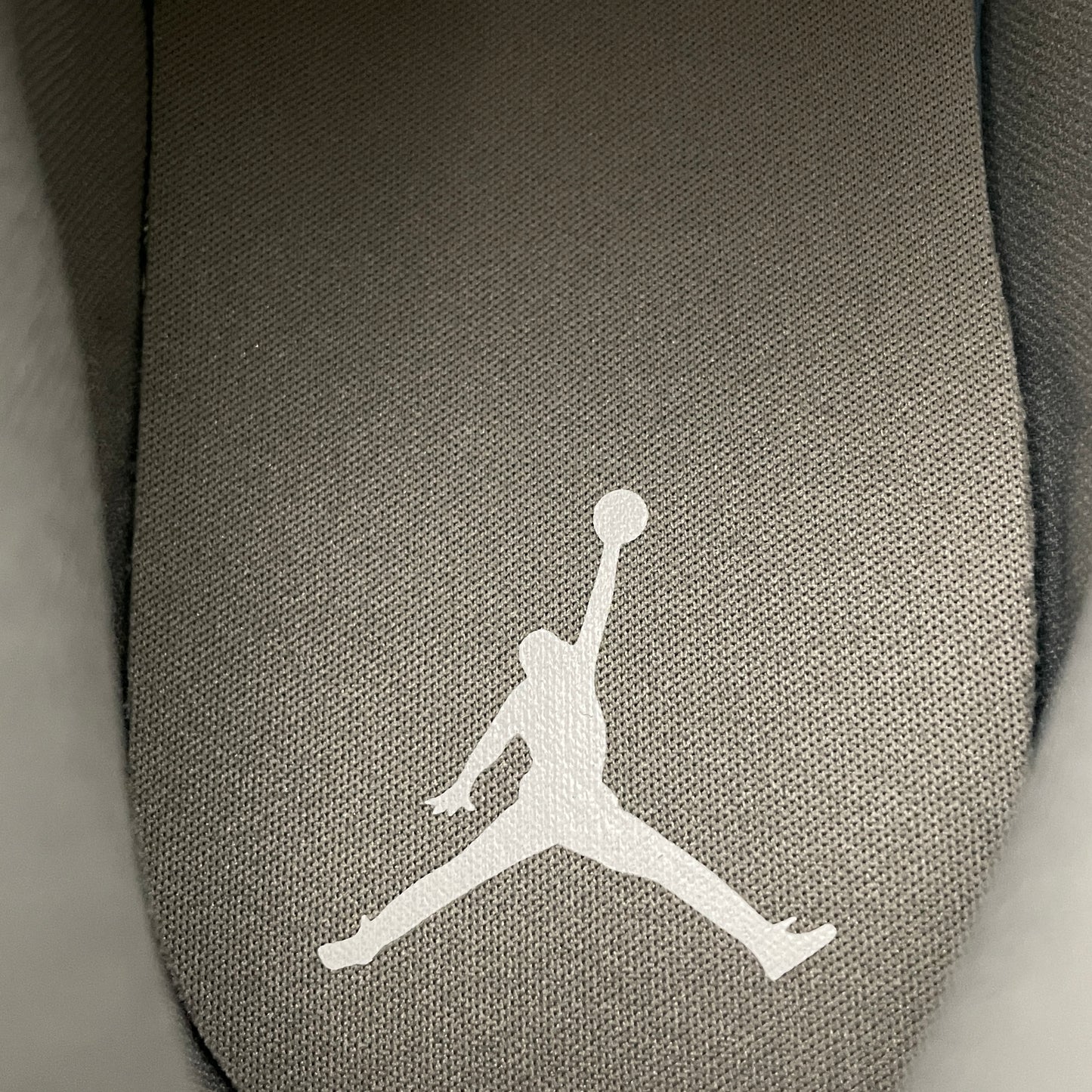 Nike Air Jordan 1 Mid SE "Cool Grey"