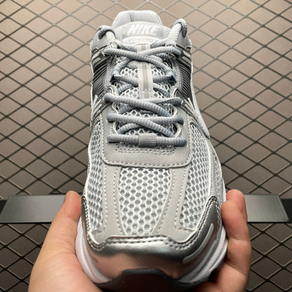 Nike Zoom Vomero 5 "Cool Grey"