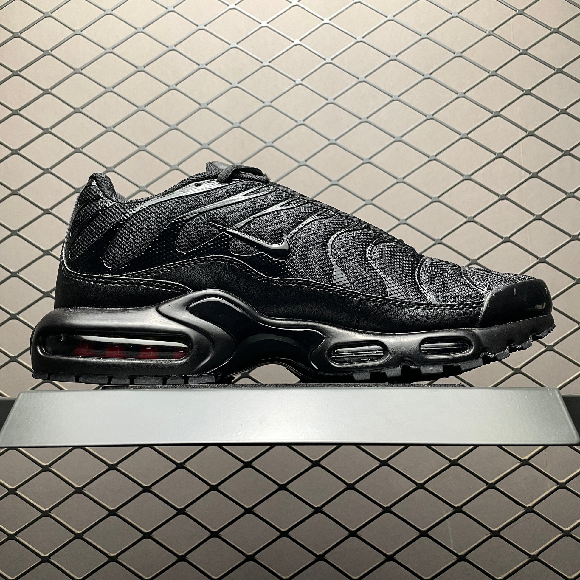 Nike Air Max Plus "Triple Black"