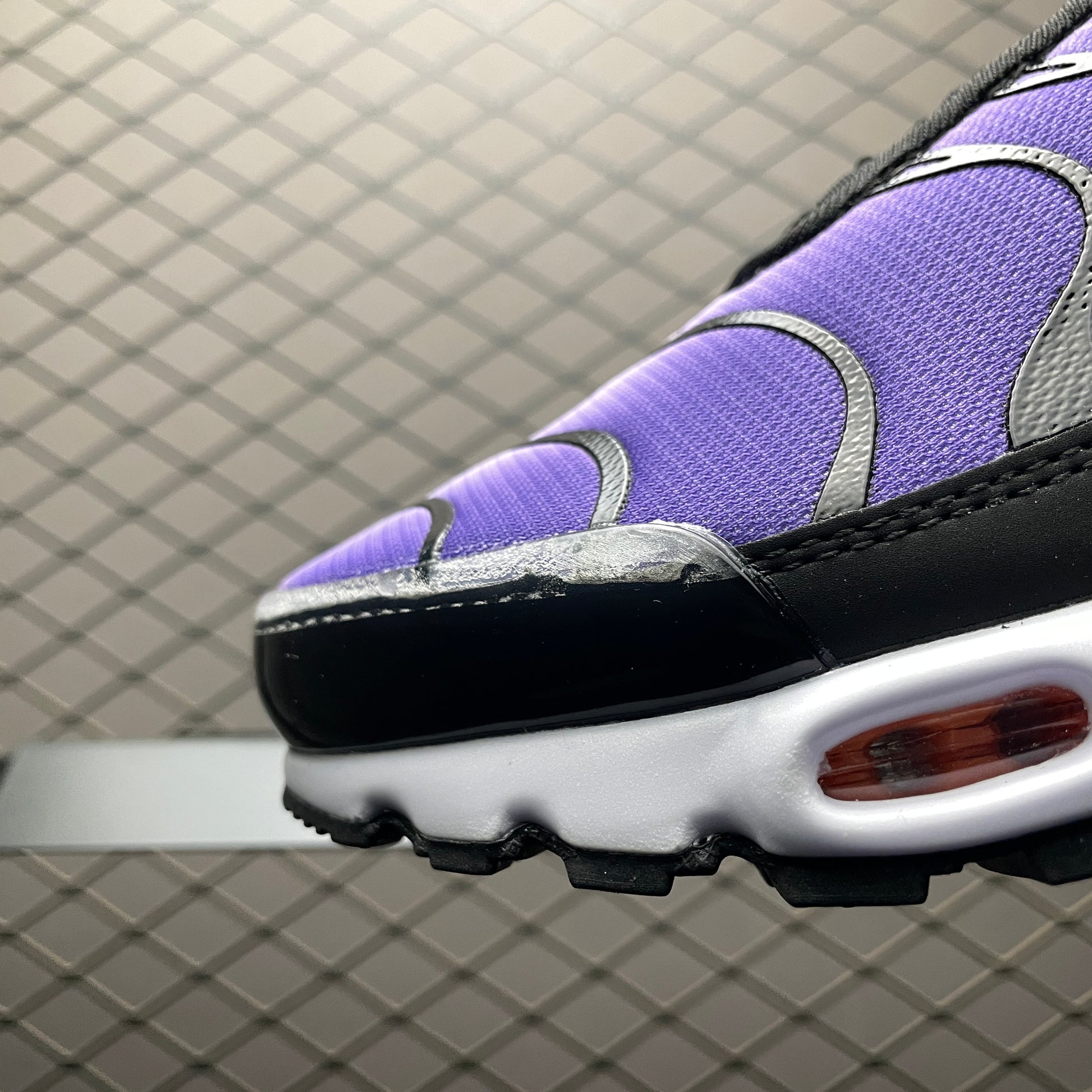 Nike Air Max Plus OG "Voltage Purple"