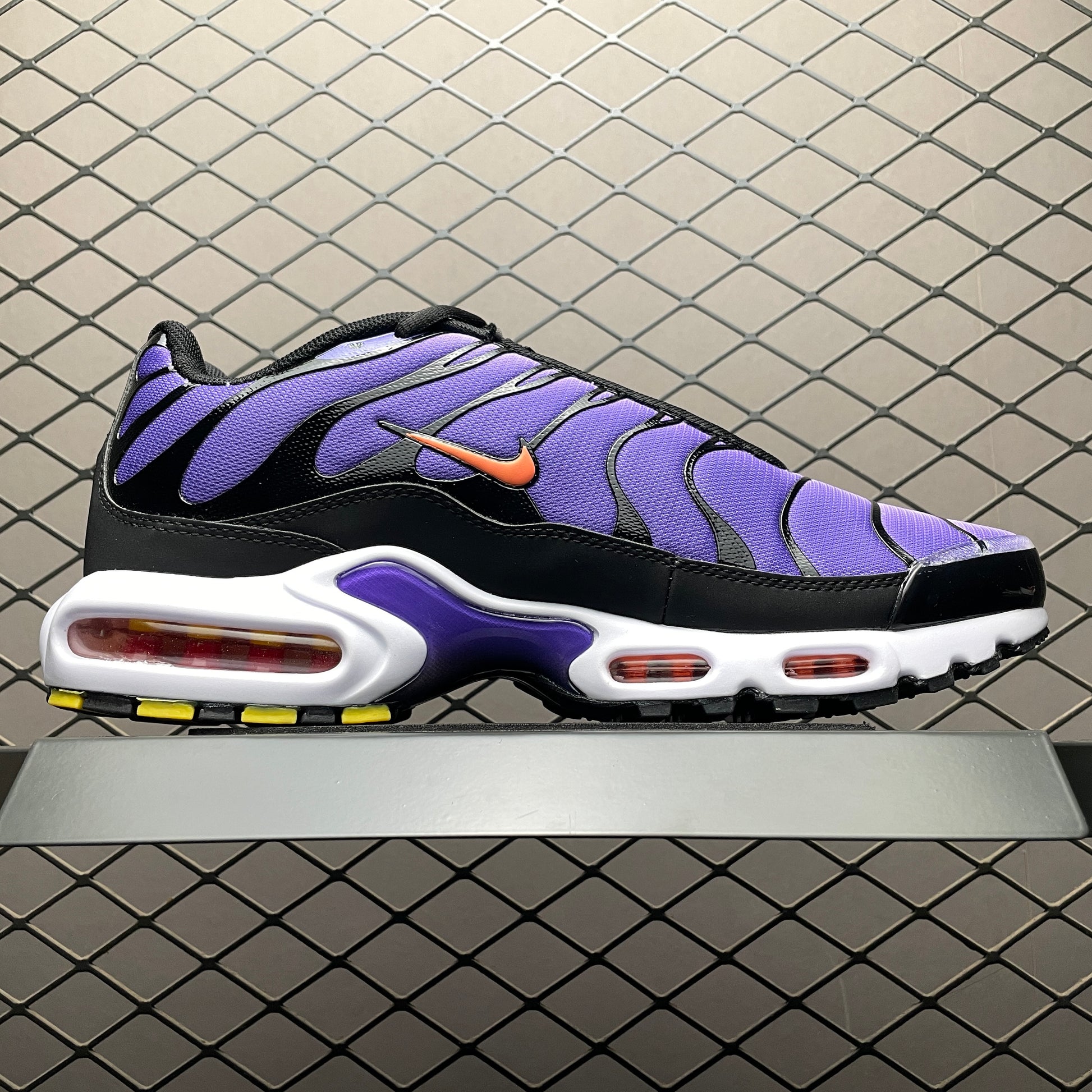 Nike Air Max Plus OG "Voltage Purple"