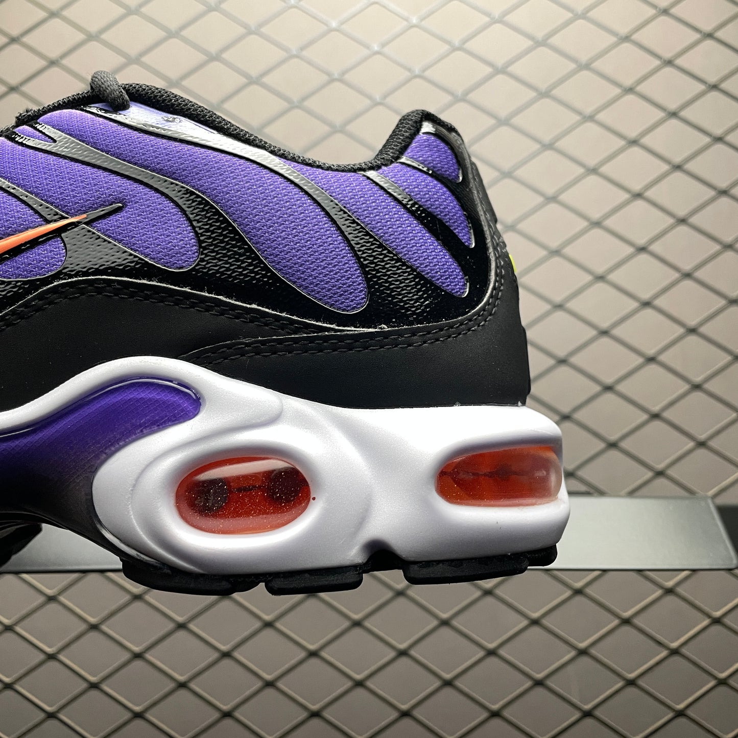 Nike Air Max Plus OG "Voltage Purple"
