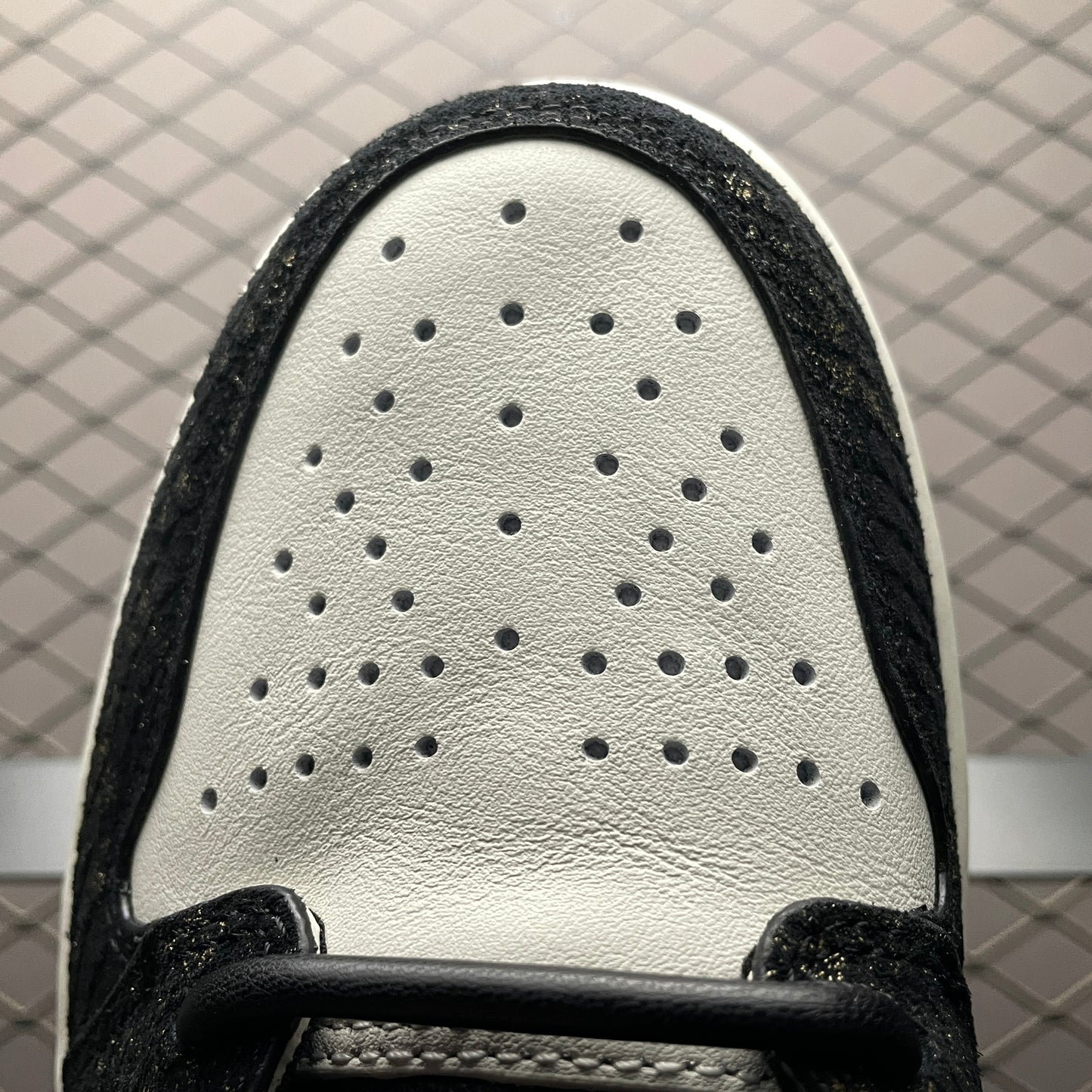 Nike Air Jordan 1 High OG “XuanWu” (Serial Numbered/3399 pairs)