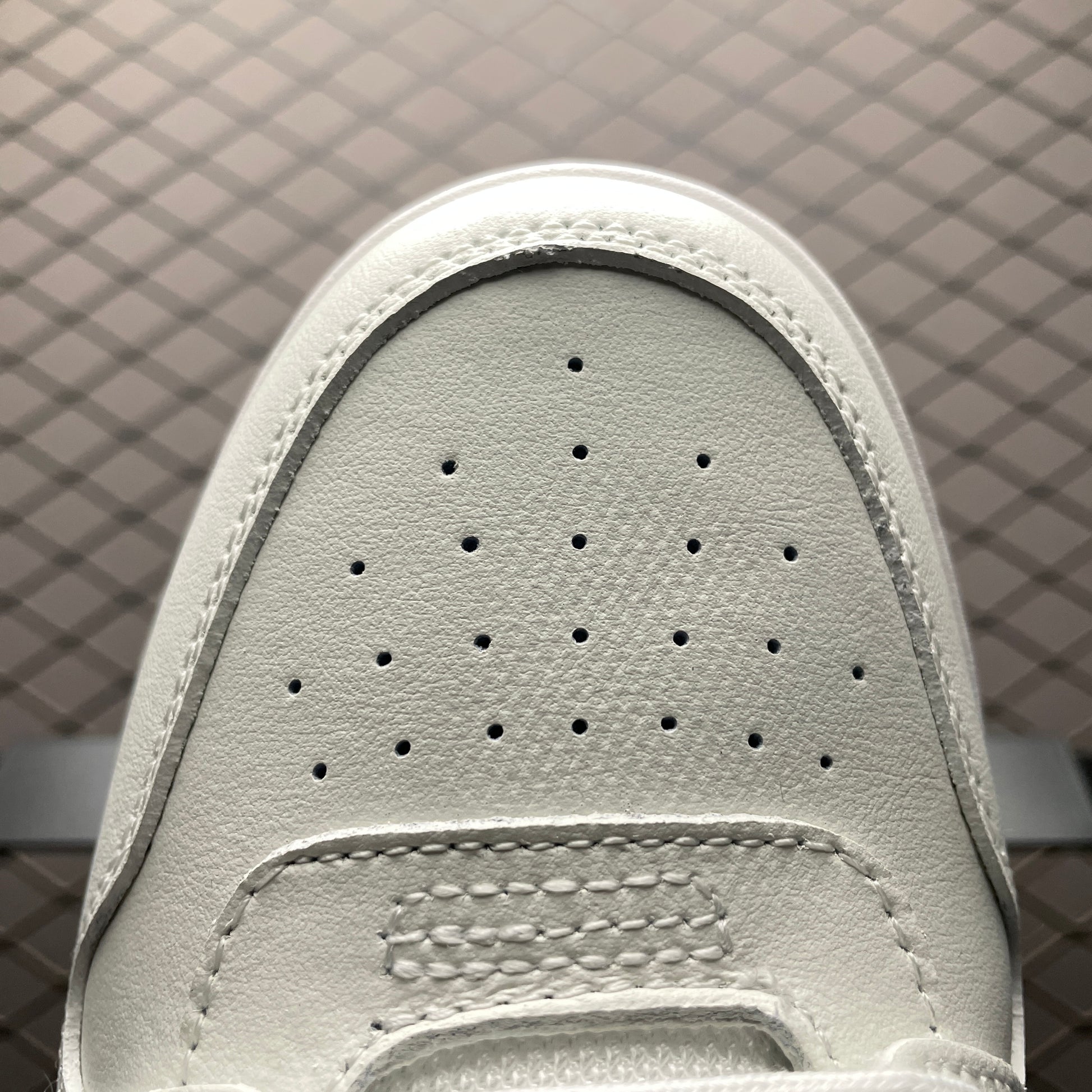 OFF-WHITE Out Of Office OOO Low Tops Animation
