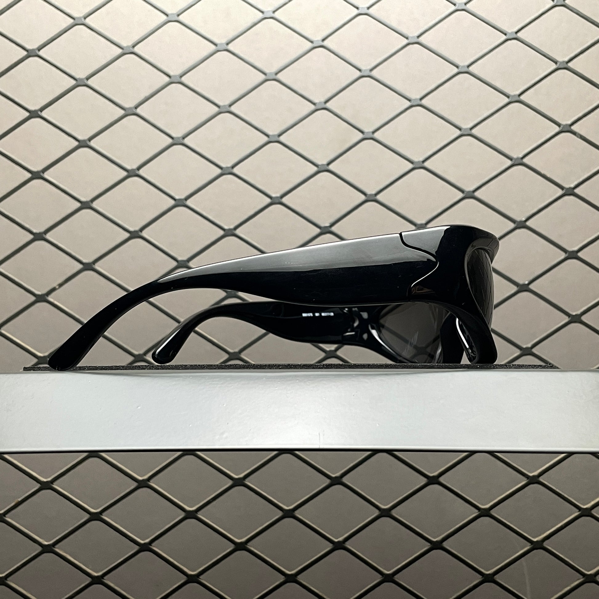 Balenciaga Eyewear logo-plaque Sunglasses
