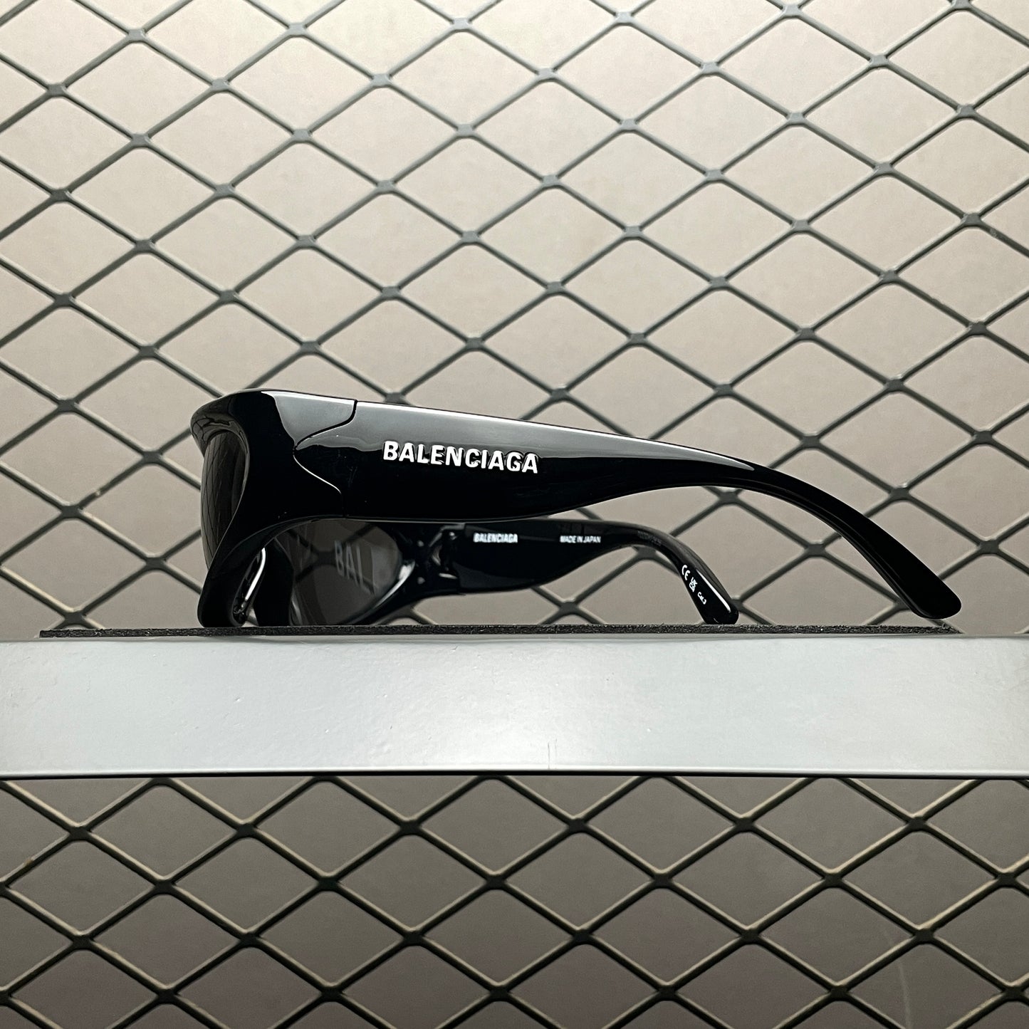 Balenciaga Eyewear logo-plaque Sunglasses