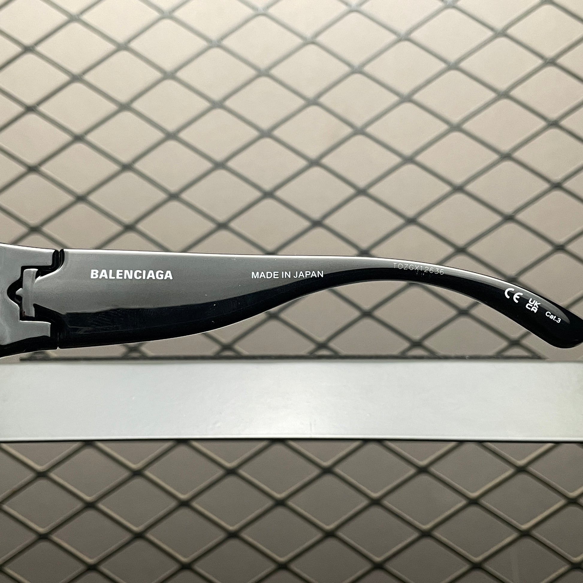 Balenciaga Eyewear logo-plaque Sunglasses
