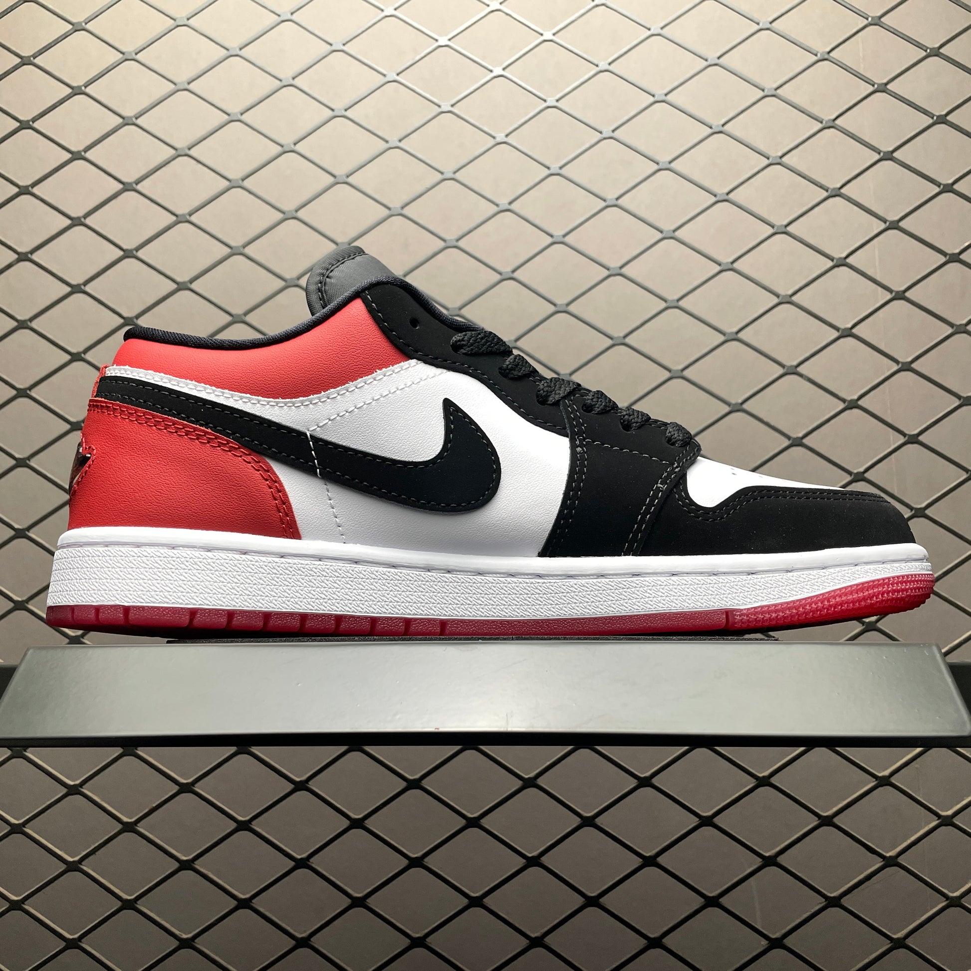 Nike Air Jordan 1 Low SE "Black Toe"