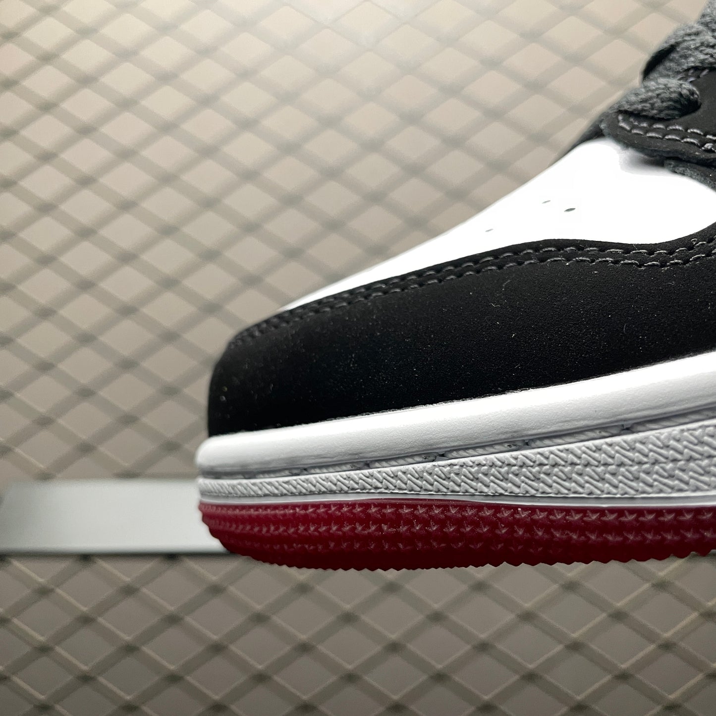 Nike Air Jordan 1 Low SE "Black Toe"