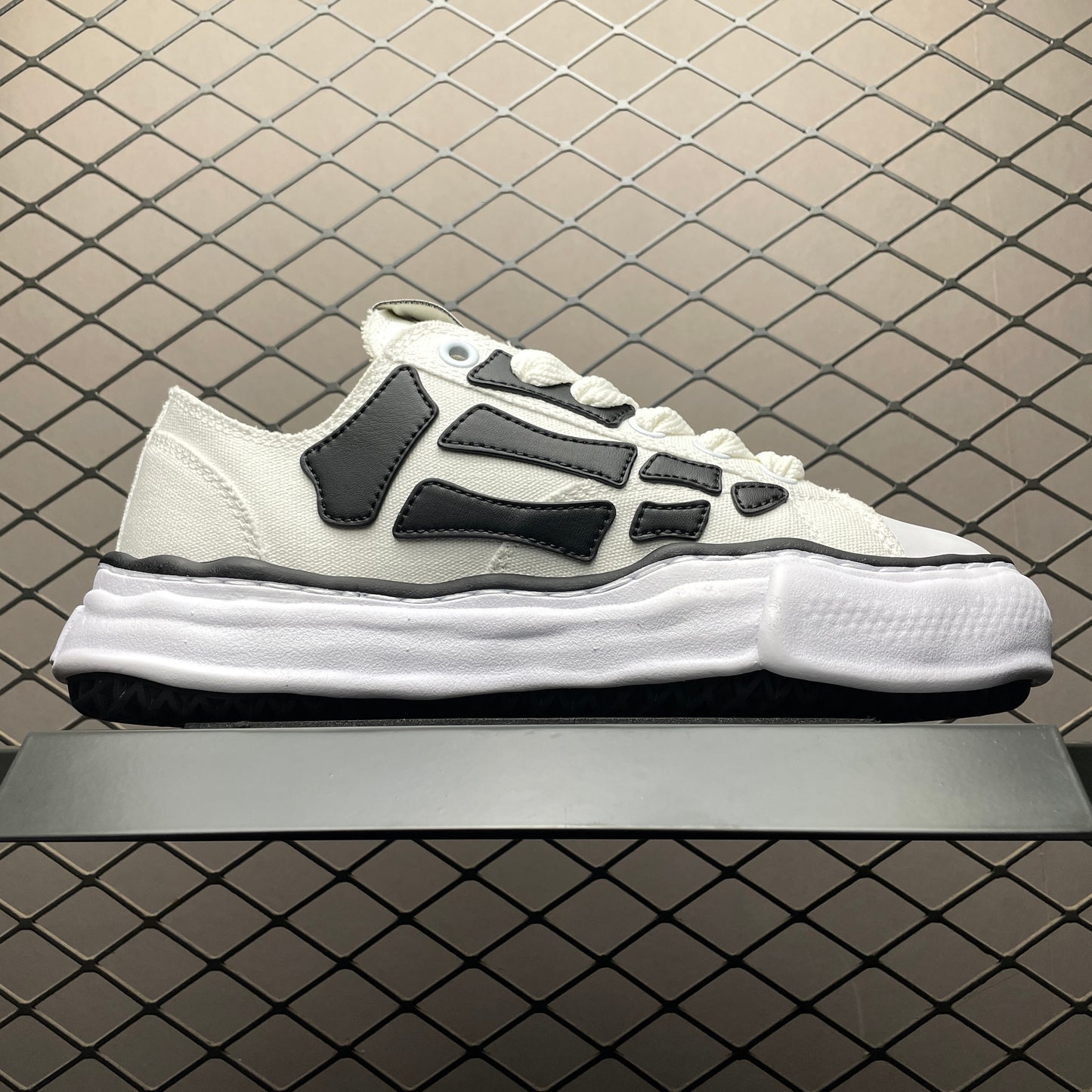 AMIRI × Maison MIHARA YASUHIRO PETERSON OG Sole Canvas Low-top Sneaker "Bones/White"