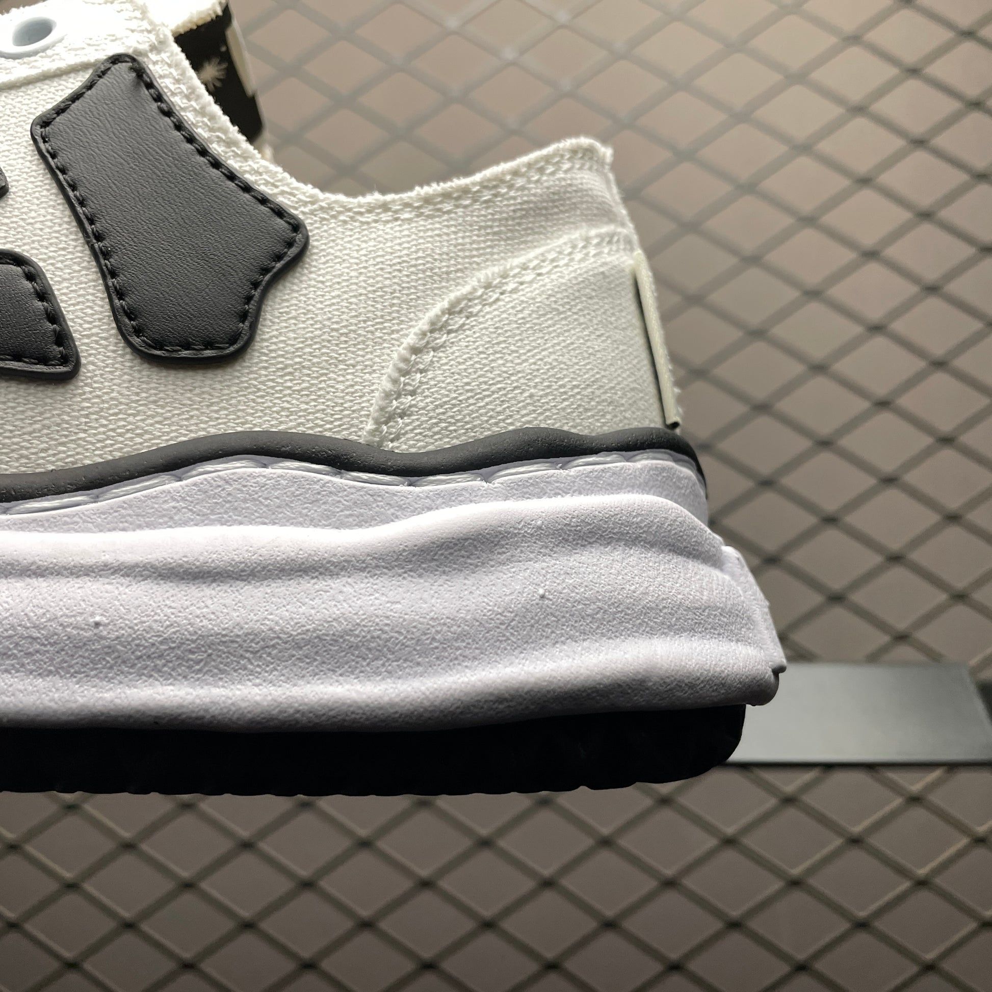 AMIRI × Maison MIHARA YASUHIRO PETERSON OG Sole Canvas Low-top Sneaker "Bones/White"