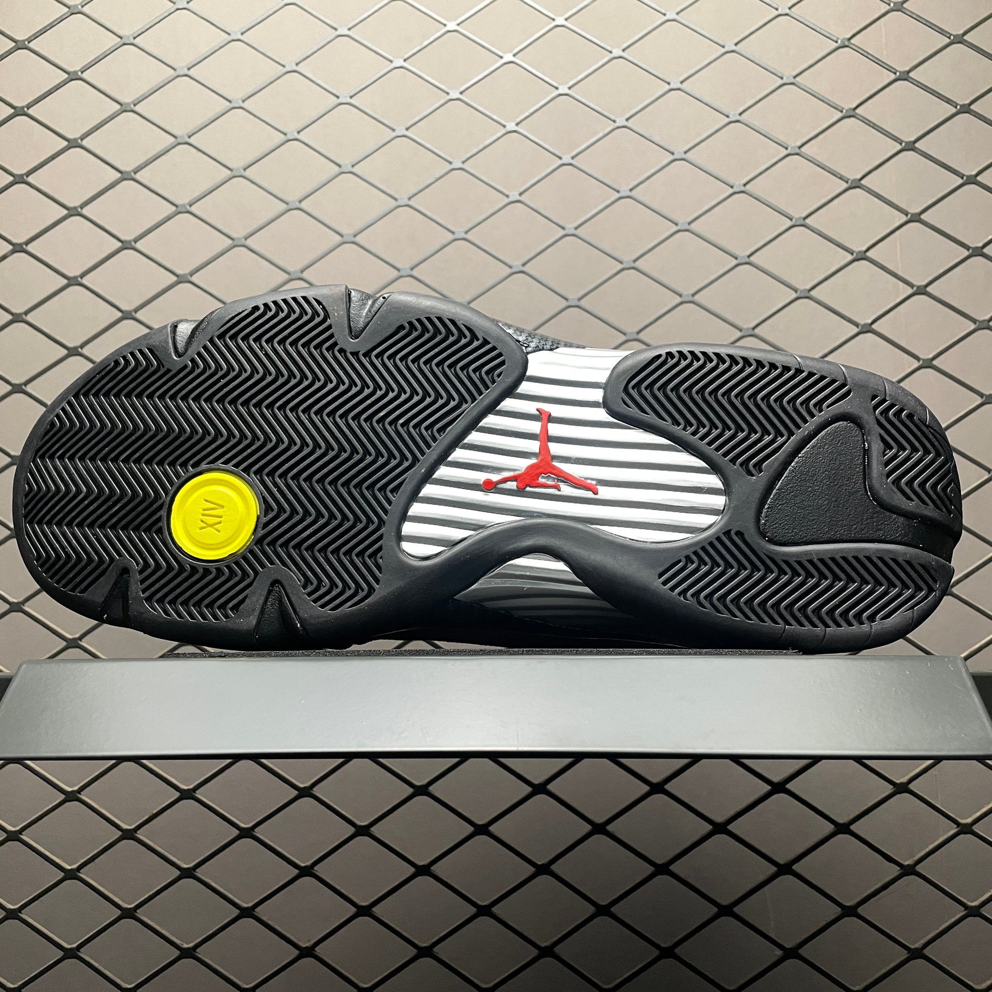 Nike Air Jordan 14 Retro "Challenge Red"