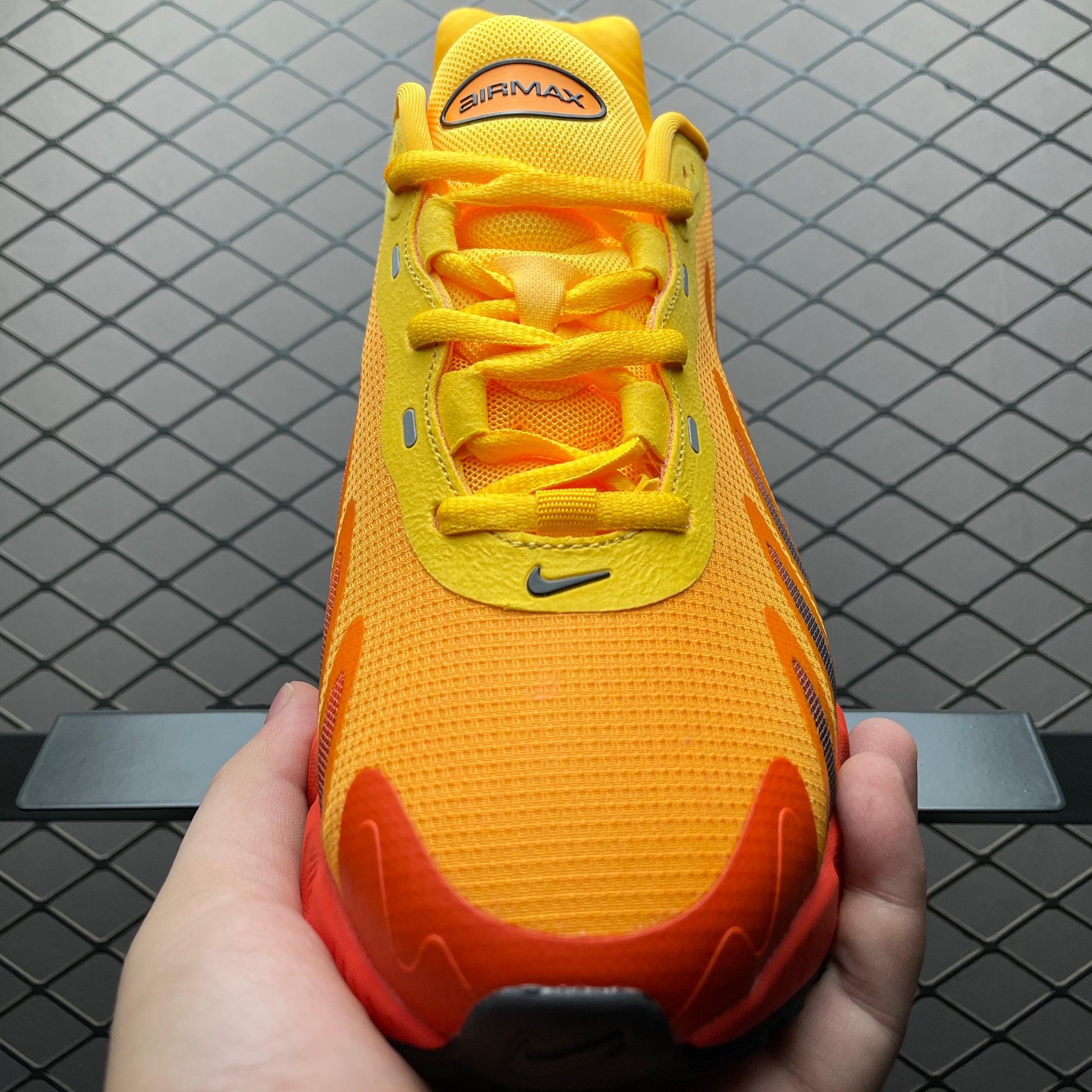 Nike Air Max DN8 "Team Orange/Black"