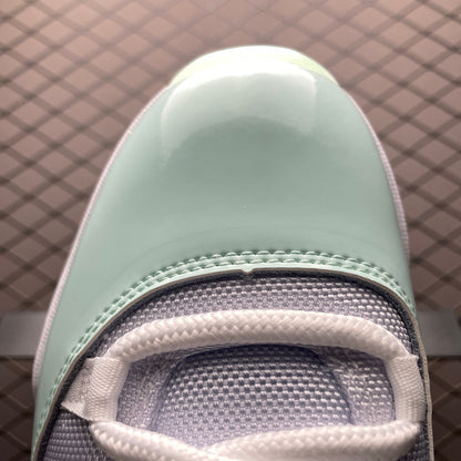 Nike Air Jordan 11 Retro Low "Igloo"