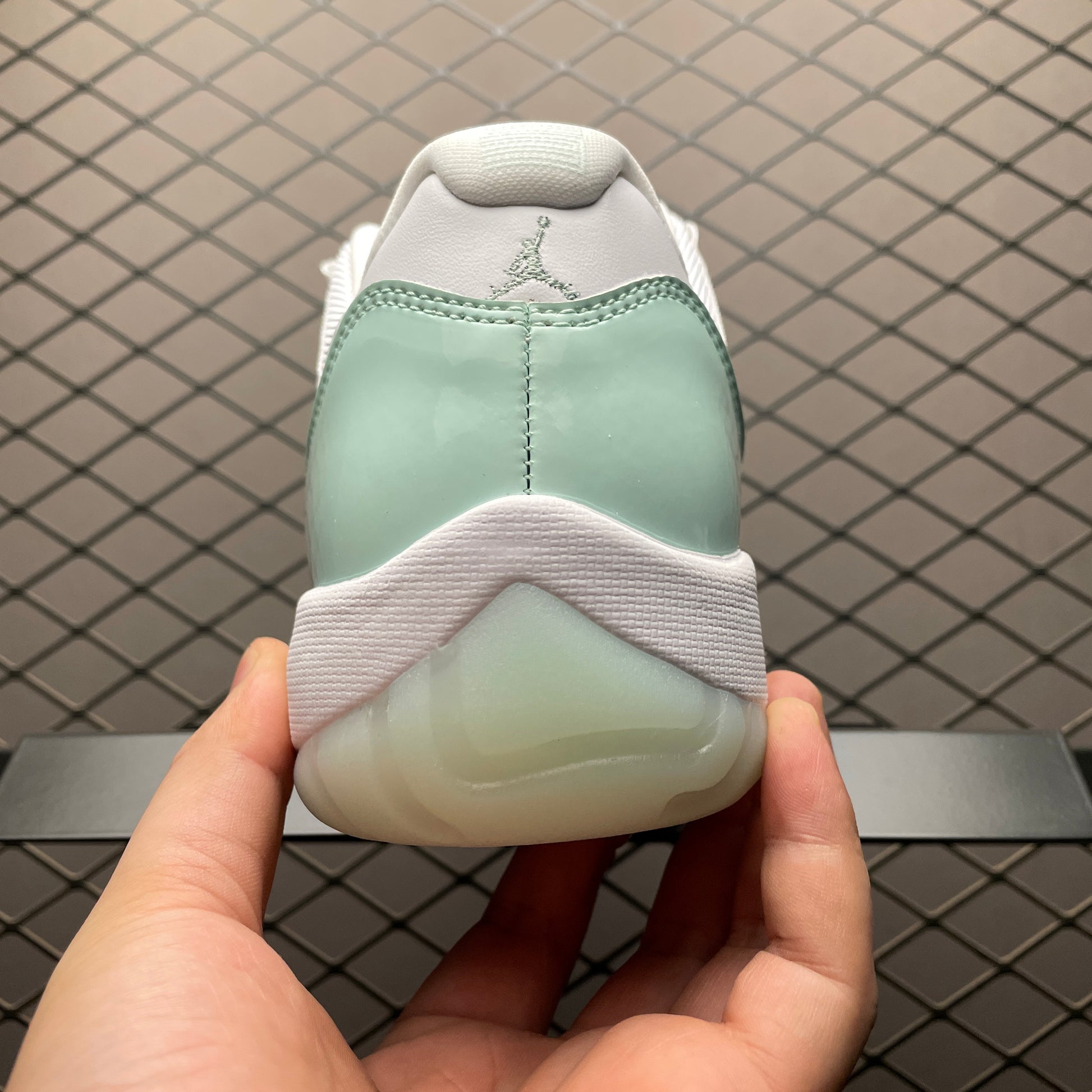 Nike Air Jordan 11 Retro Low "Igloo"