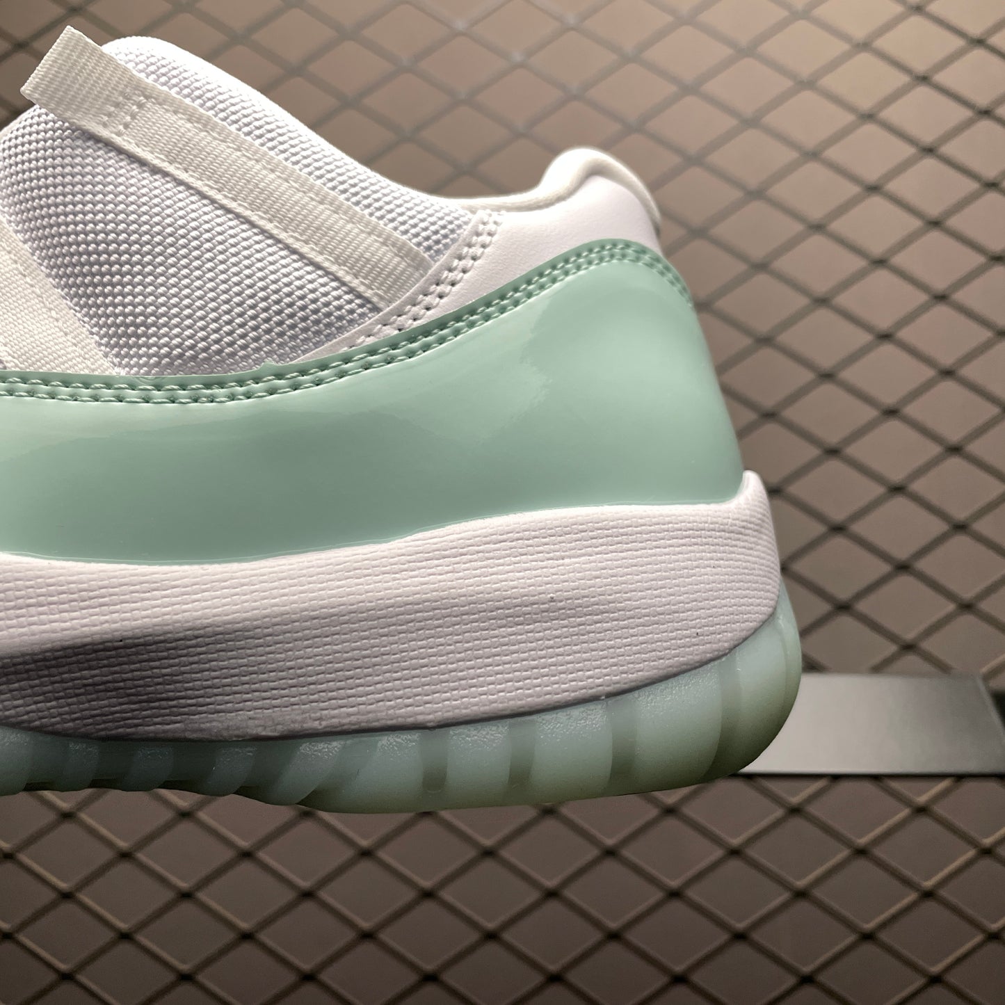 Nike Air Jordan 11 Retro Low "Igloo"
