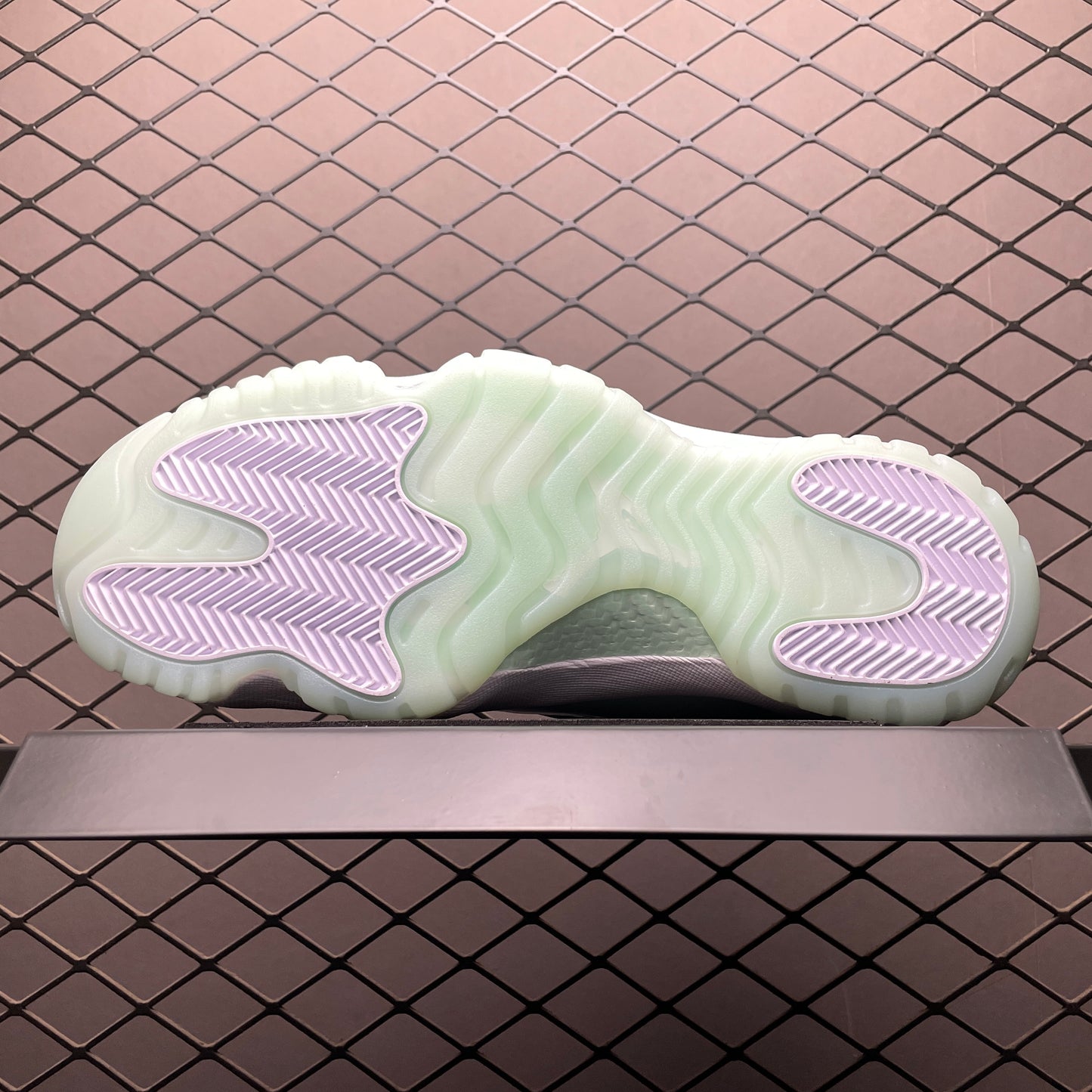 Nike Air Jordan 11 Retro Low "Igloo"
