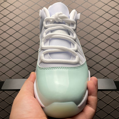 Nike Air Jordan 11 Retro Low "Igloo"