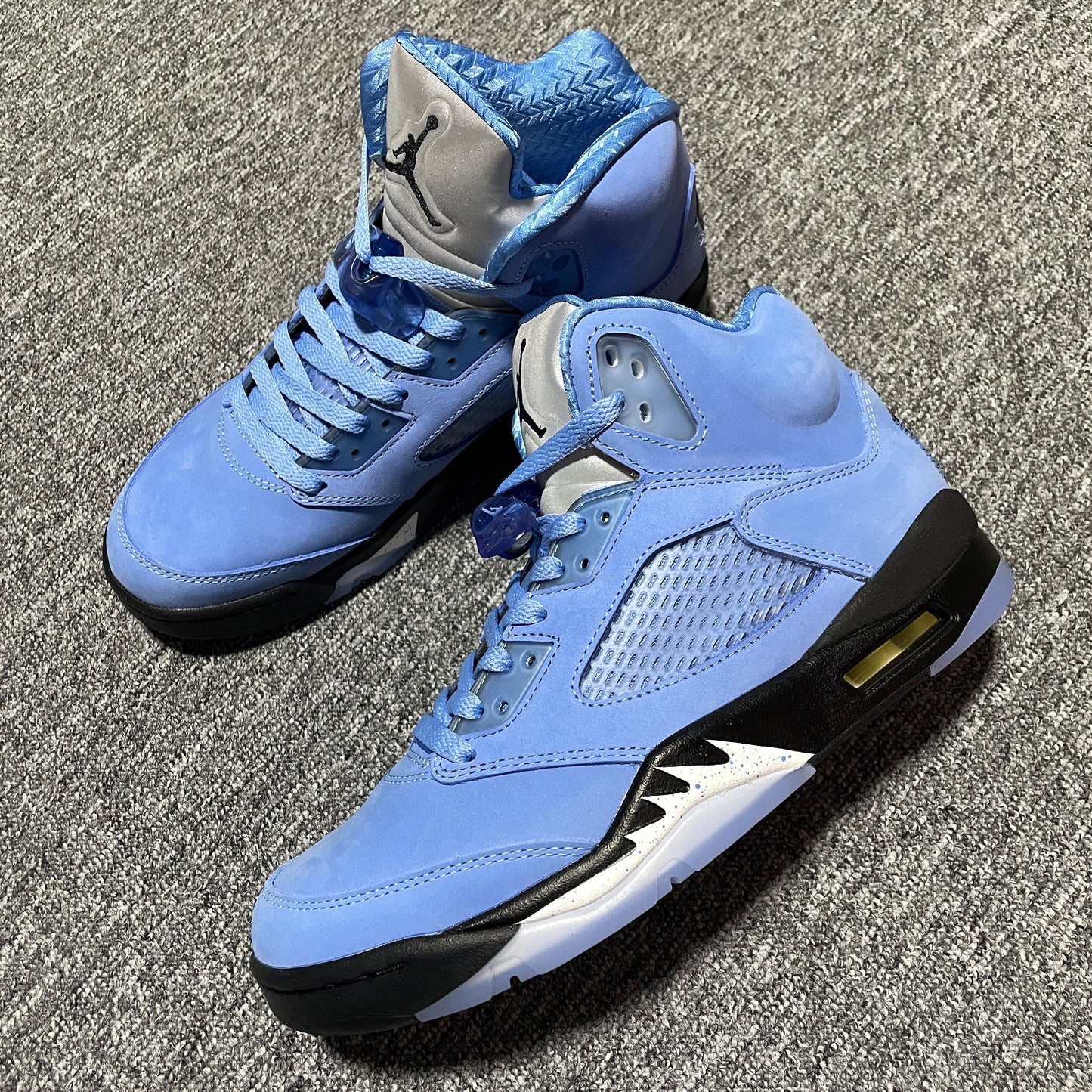 Nike Air Jordan 5 Retro SE "University Blue"