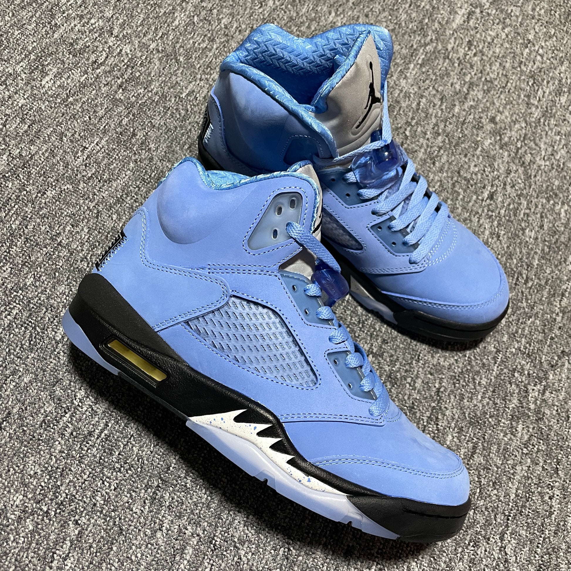 Nike Air Jordan 5 Retro SE "University Blue"