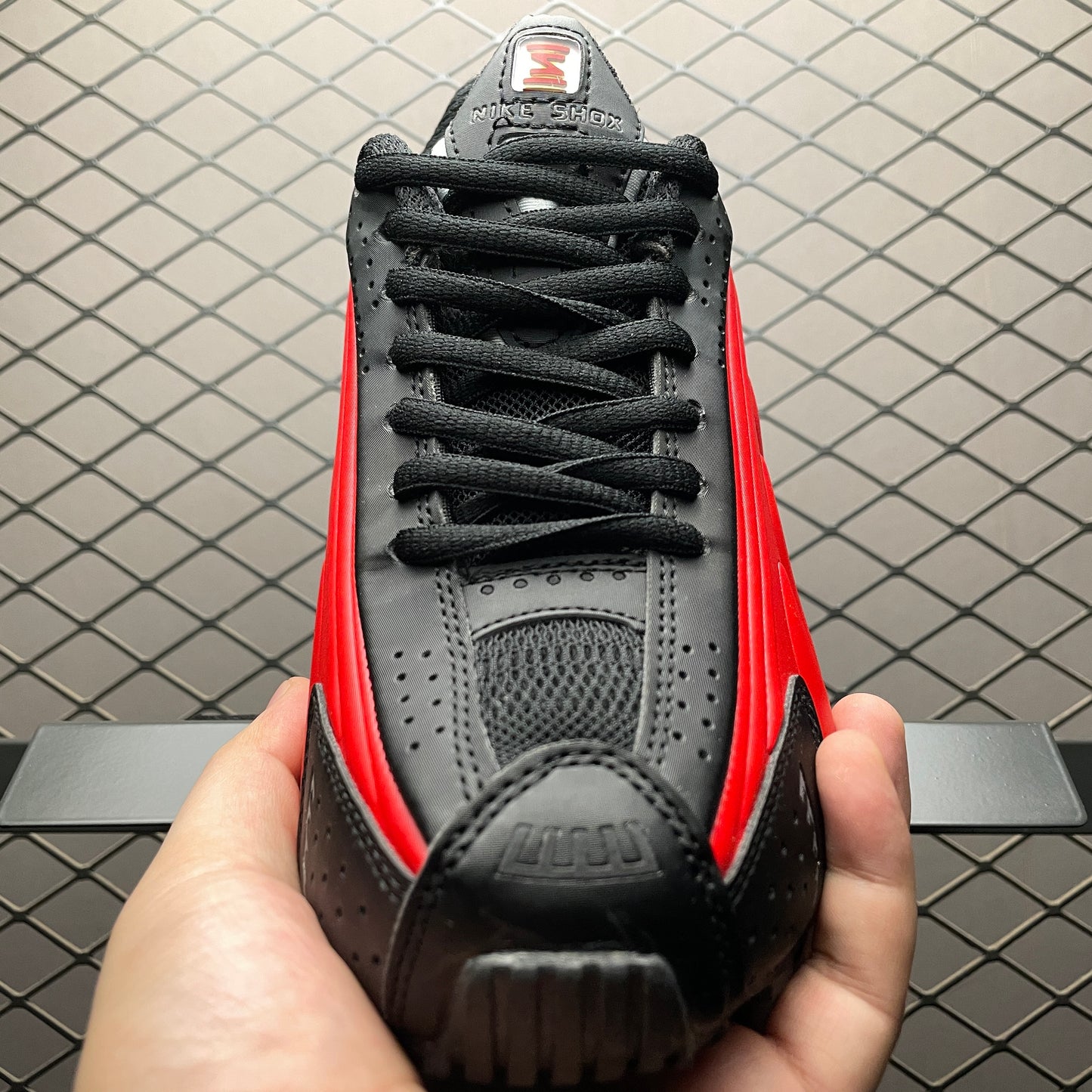Nike Shox R4 "Black/Red"