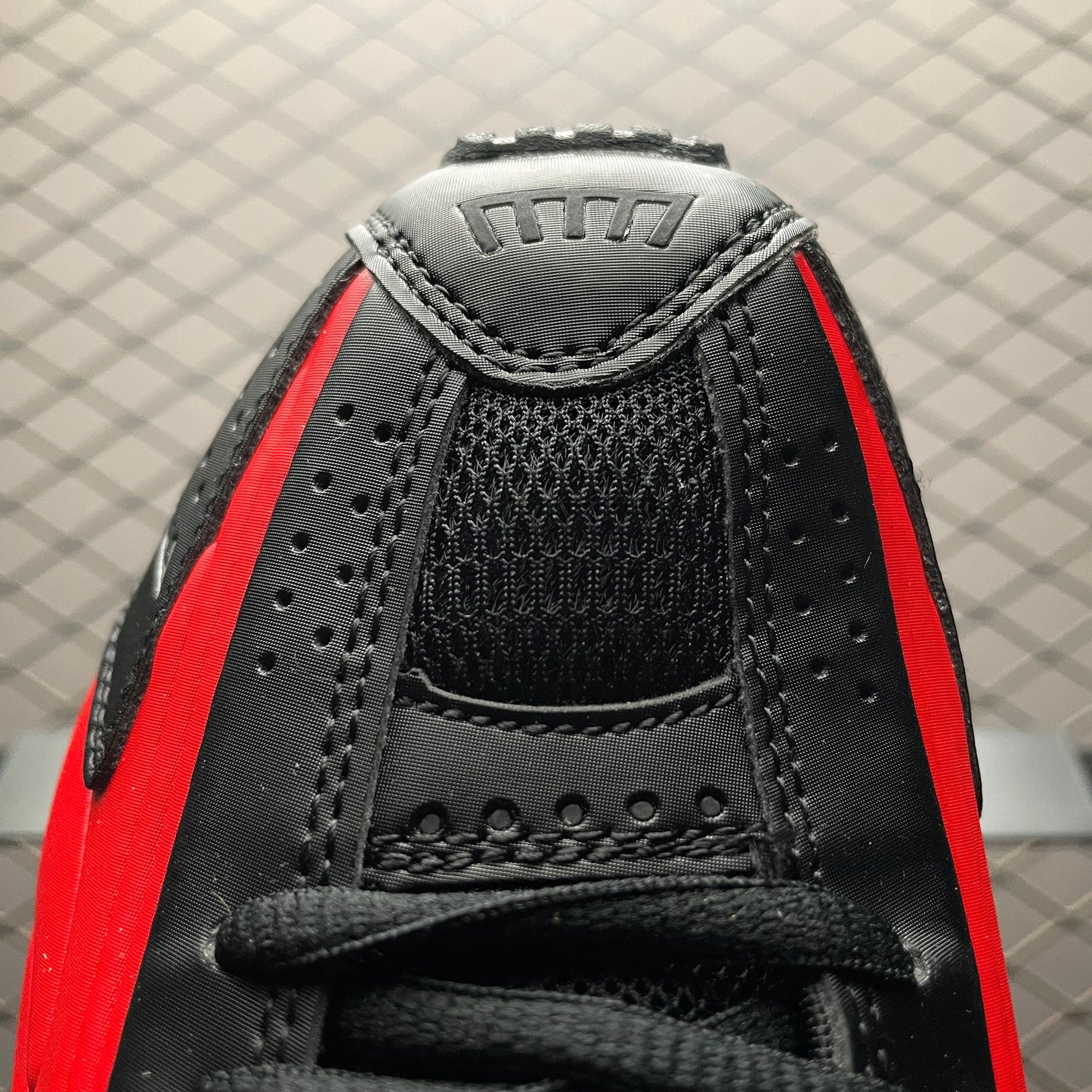 Nike Shox R4 "Black/Red"