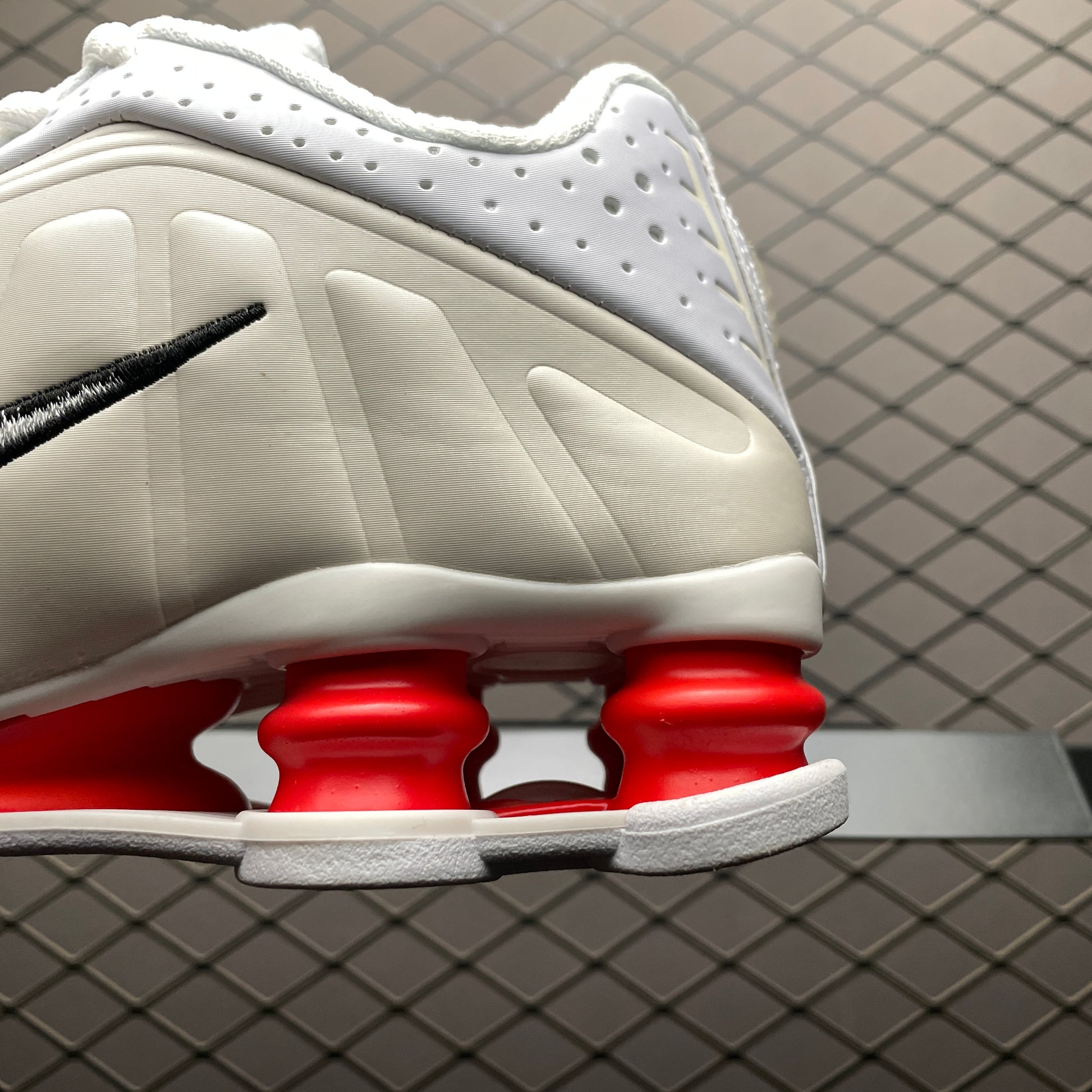 Nike Shox R4 "White/Phantom/Picante Red/White"