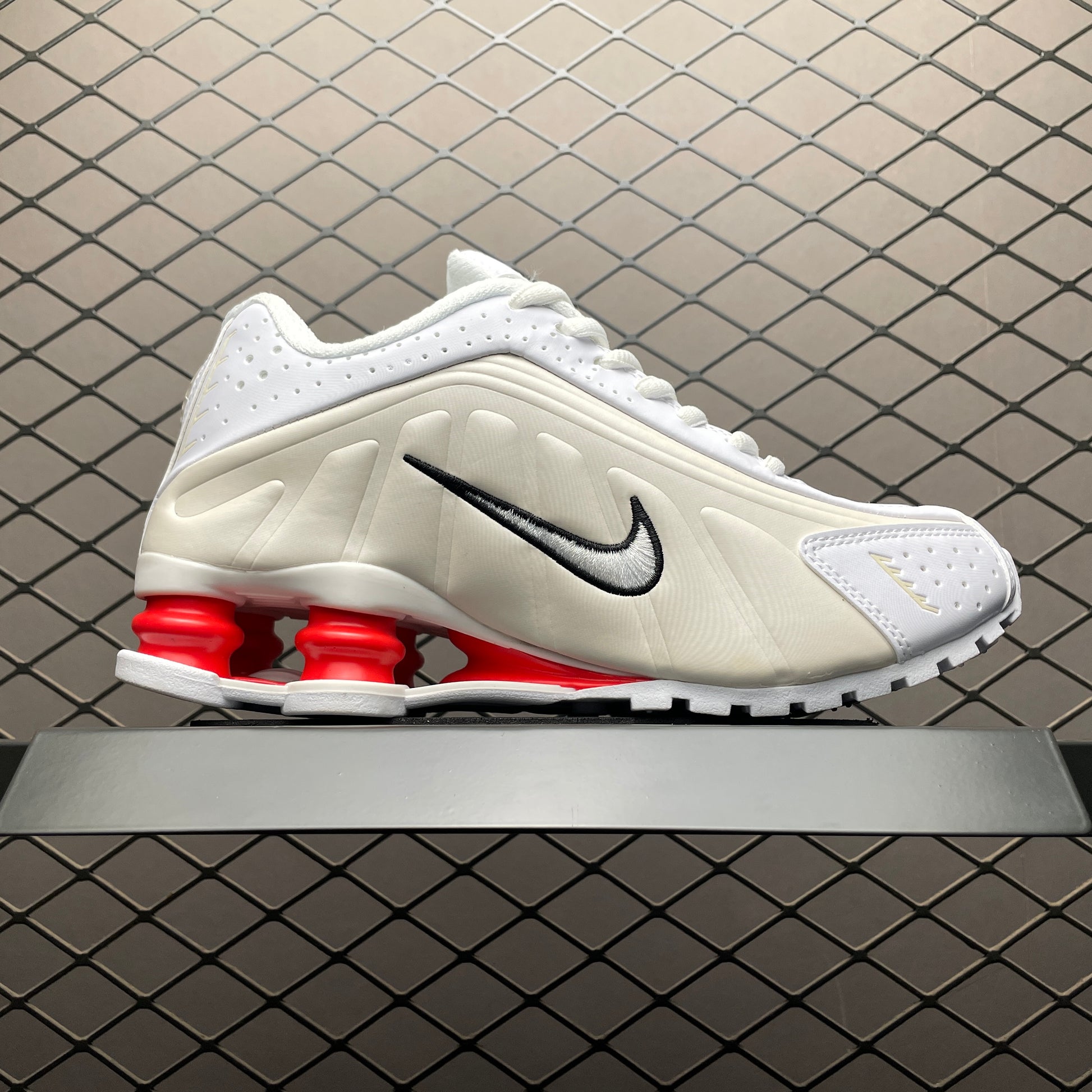 Nike Shox R4 "White/Phantom/Picante Red/White"
