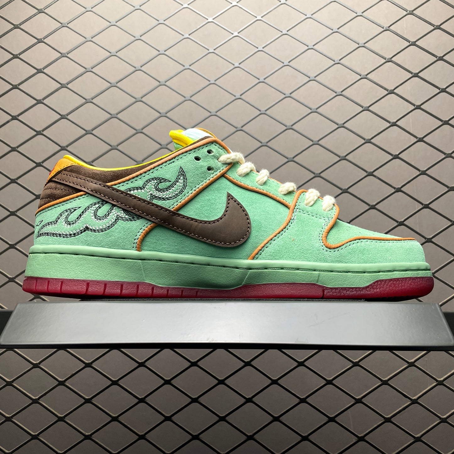 Nike SB Dunk Low Pro "Tourmaline"