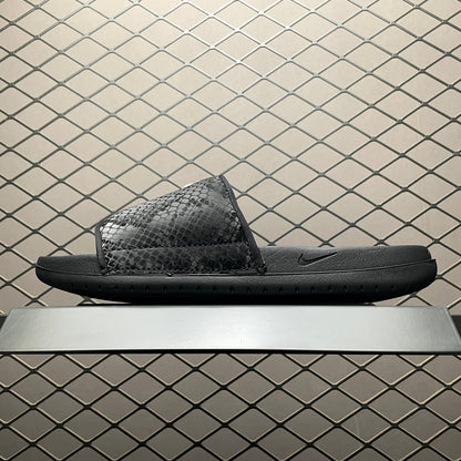 Nike × Kobe Offcourt Slide