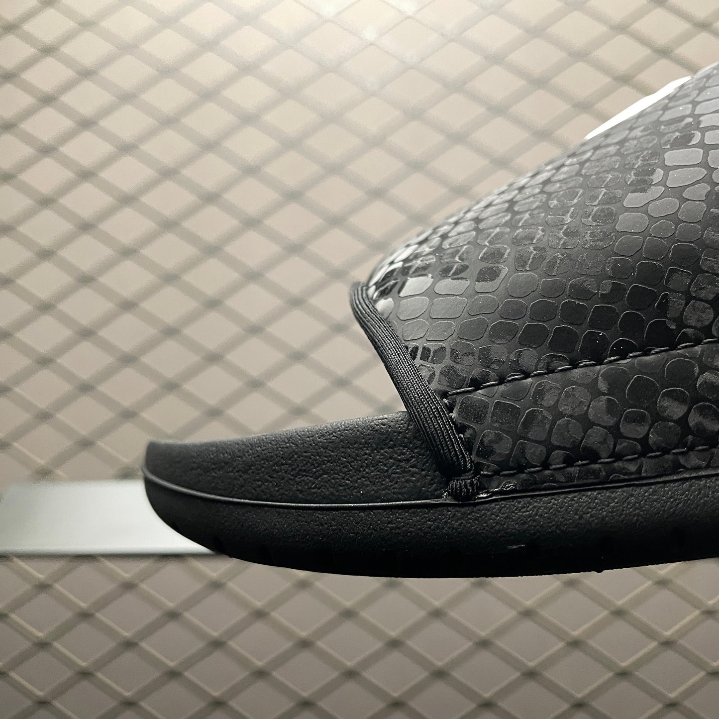 Nike × Kobe Offcourt Slide