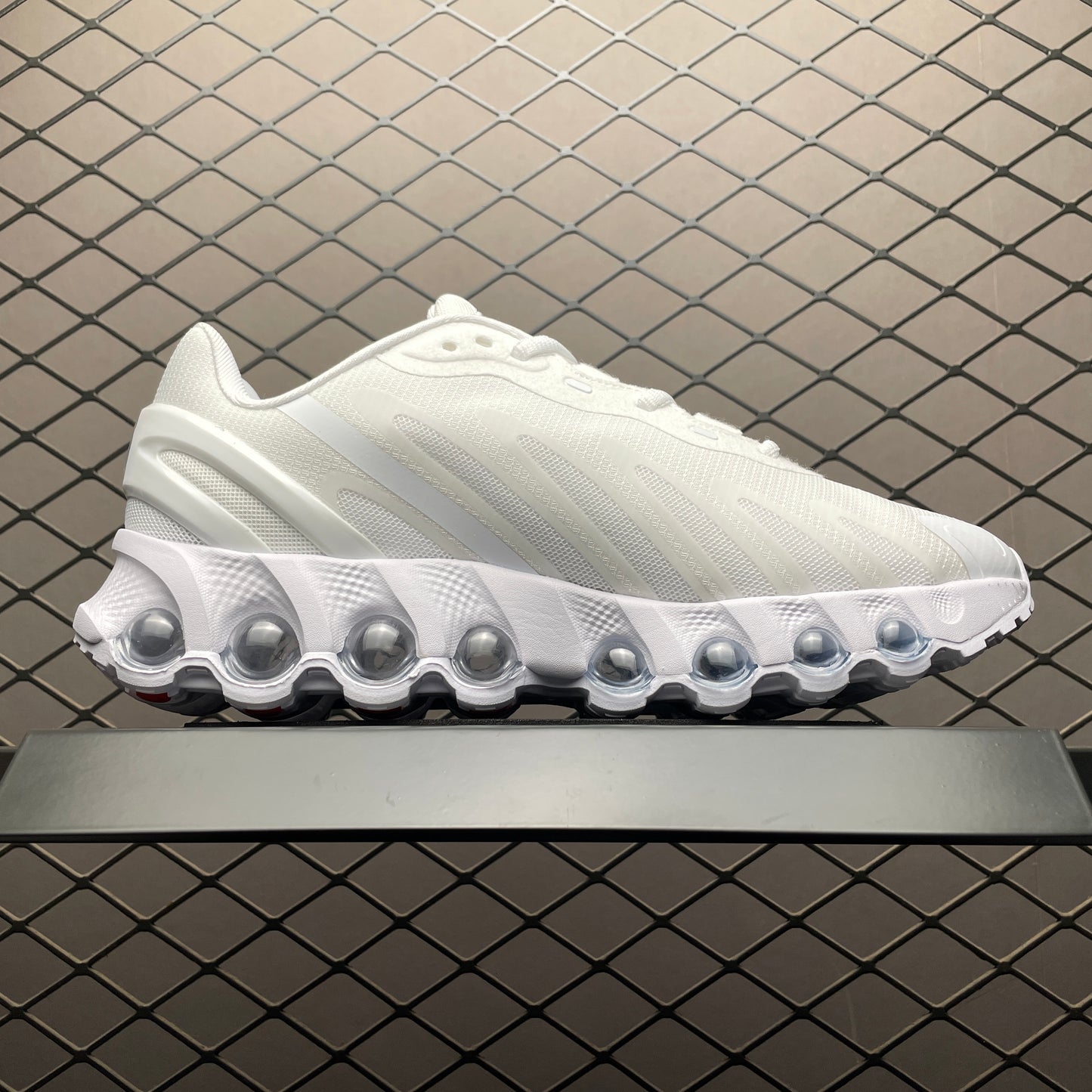 Nike Air Max DN8 "Triple White/Metallic Silver"