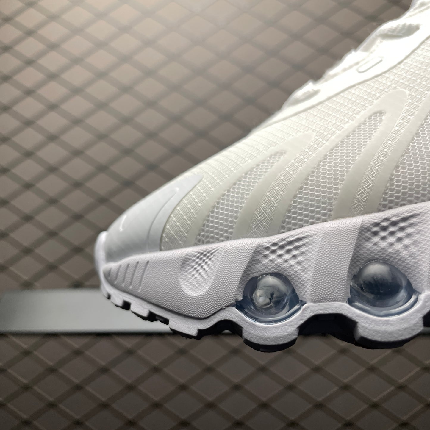 Nike Air Max DN8 "Triple White/Metallic Silver"