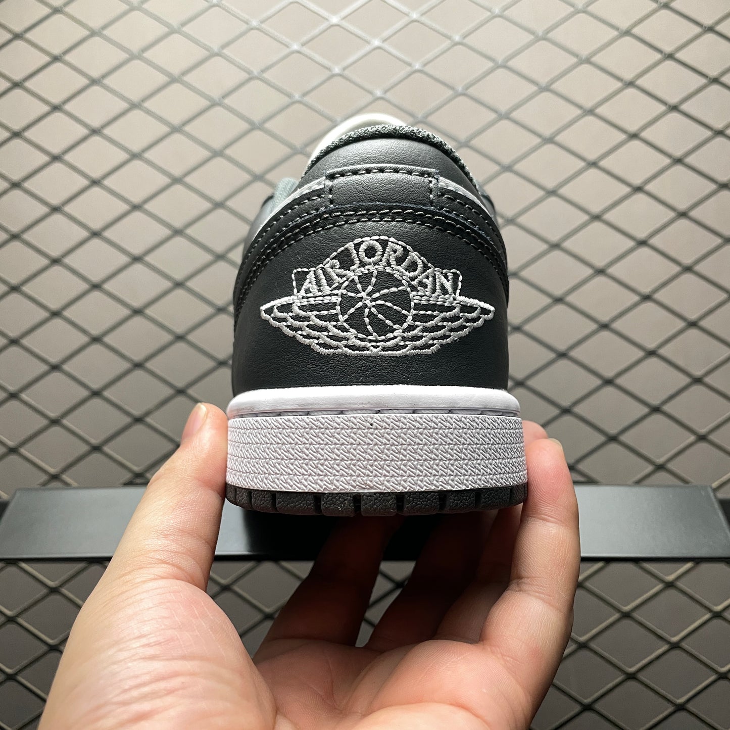 Nike Air Jordan 1 Low "Classic Grey/White"