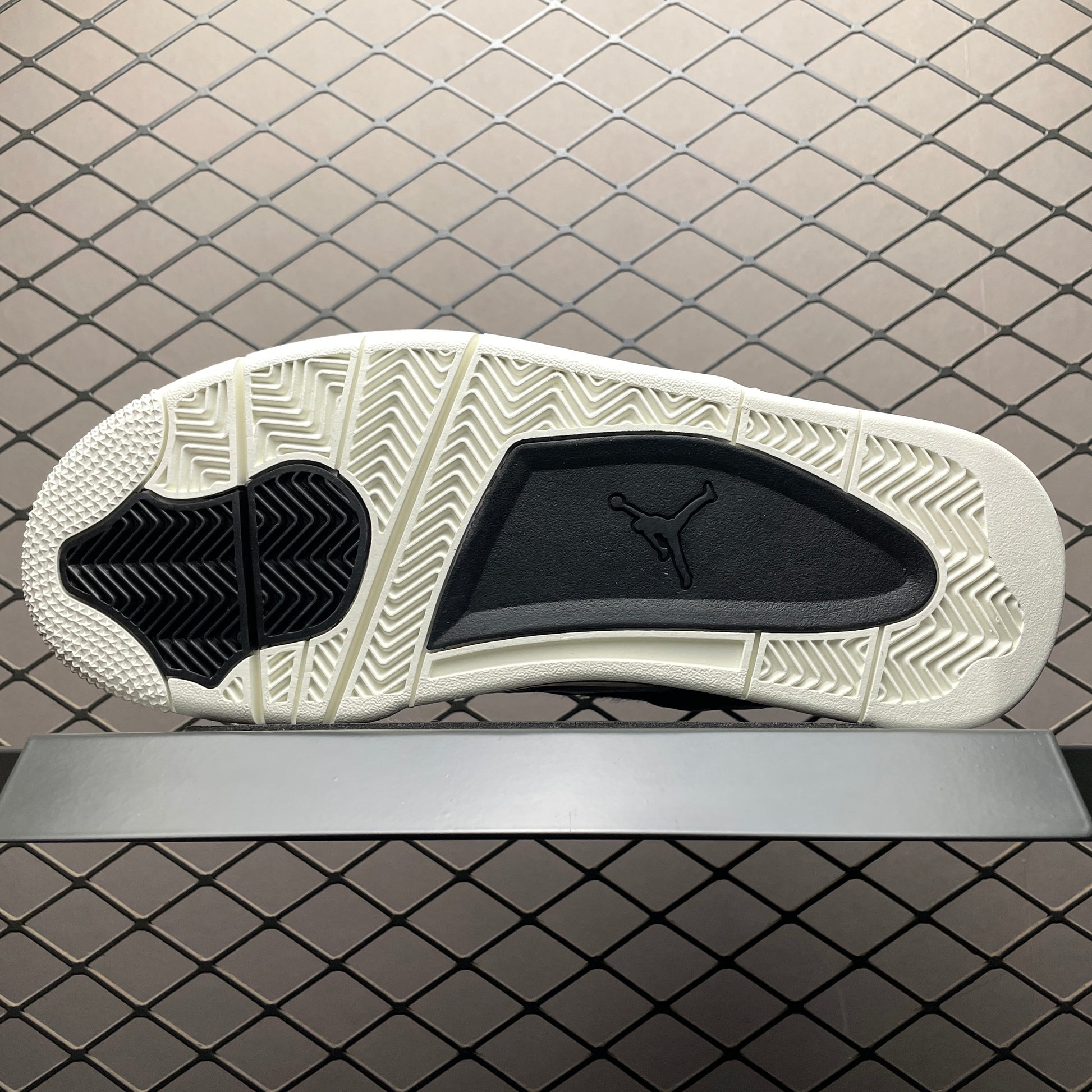 NIKE AIR JORDAN 4 RETRO PONY HAIR BLACK
