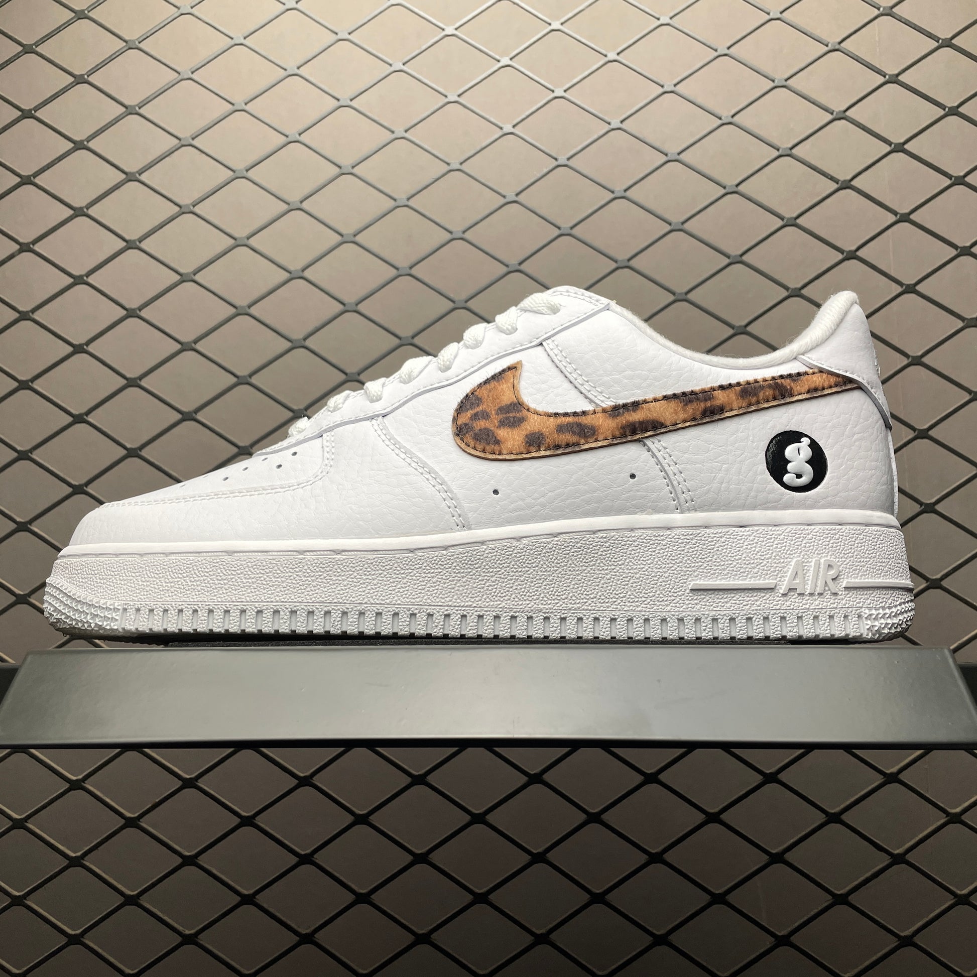 GOODENOUGH × Supreme × Nike Air Force 1 Low "White/Leopard" (25SS Week15)