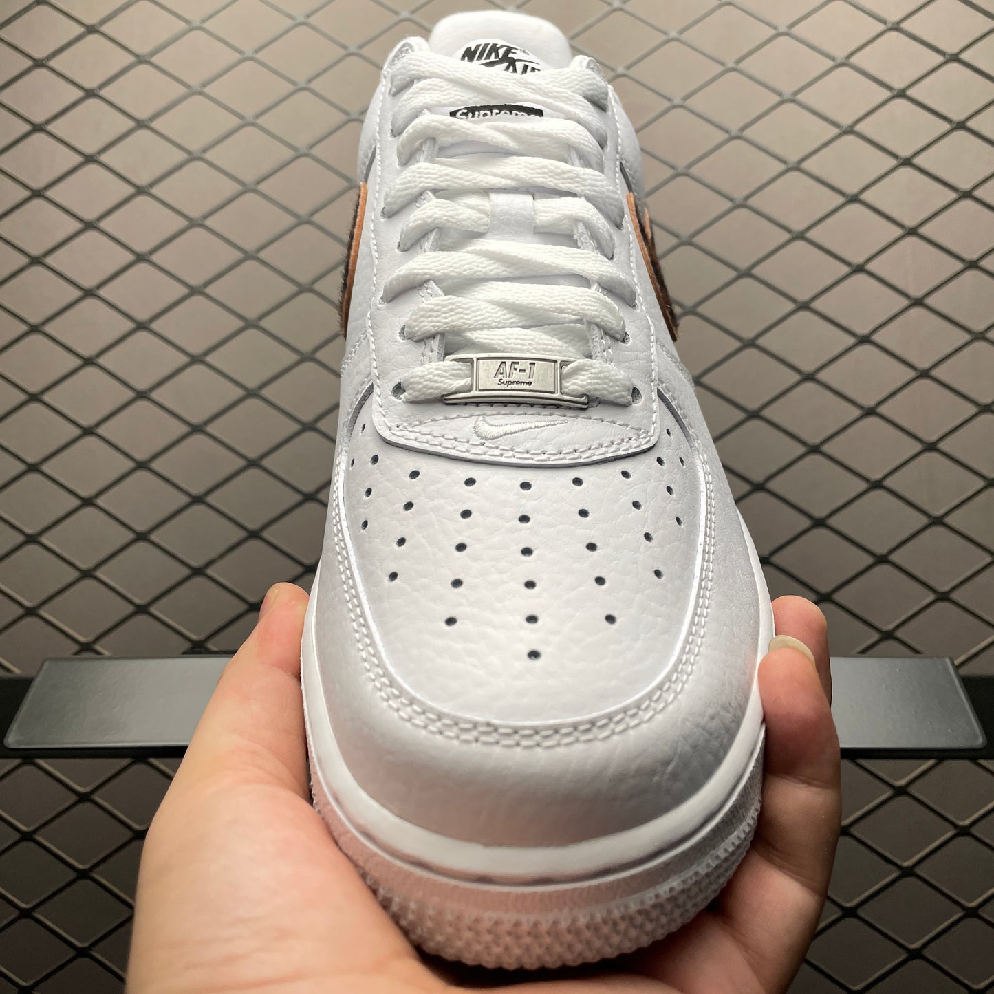GOODENOUGH × Supreme × Nike Air Force 1 Low "White/Leopard" (25SS Week15)