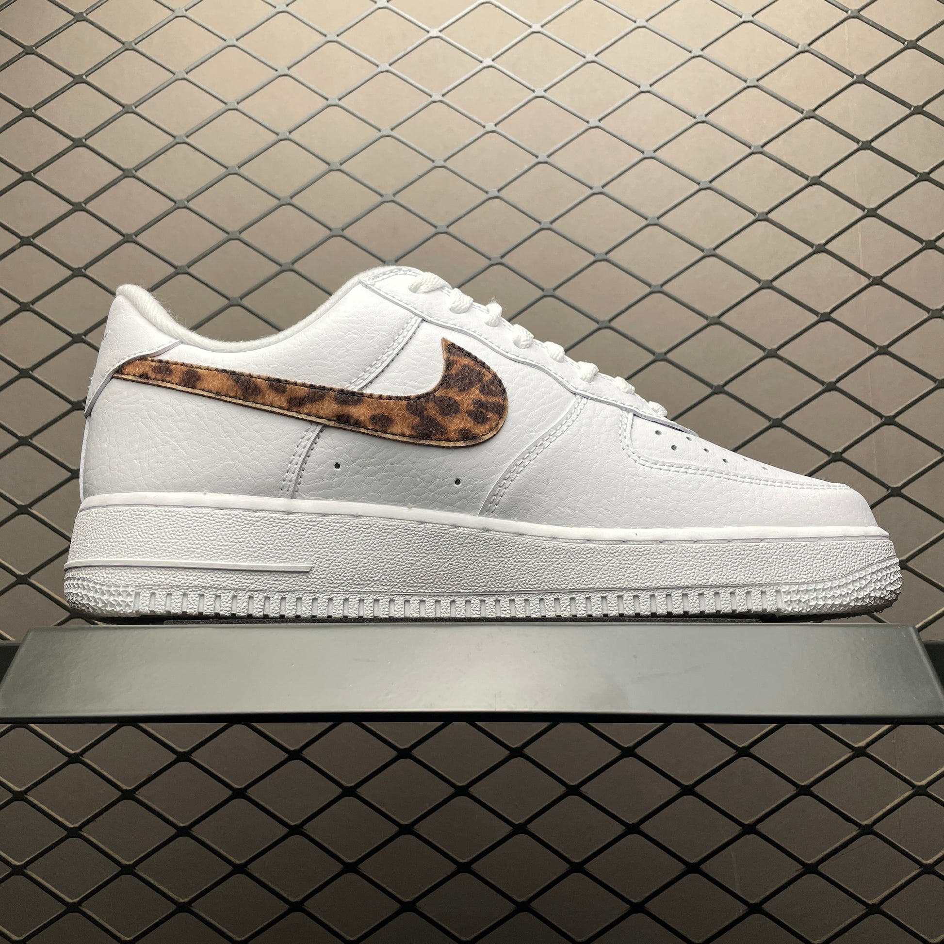GOODENOUGH × Supreme × Nike Air Force 1 Low "White/Leopard" (25SS Week15)