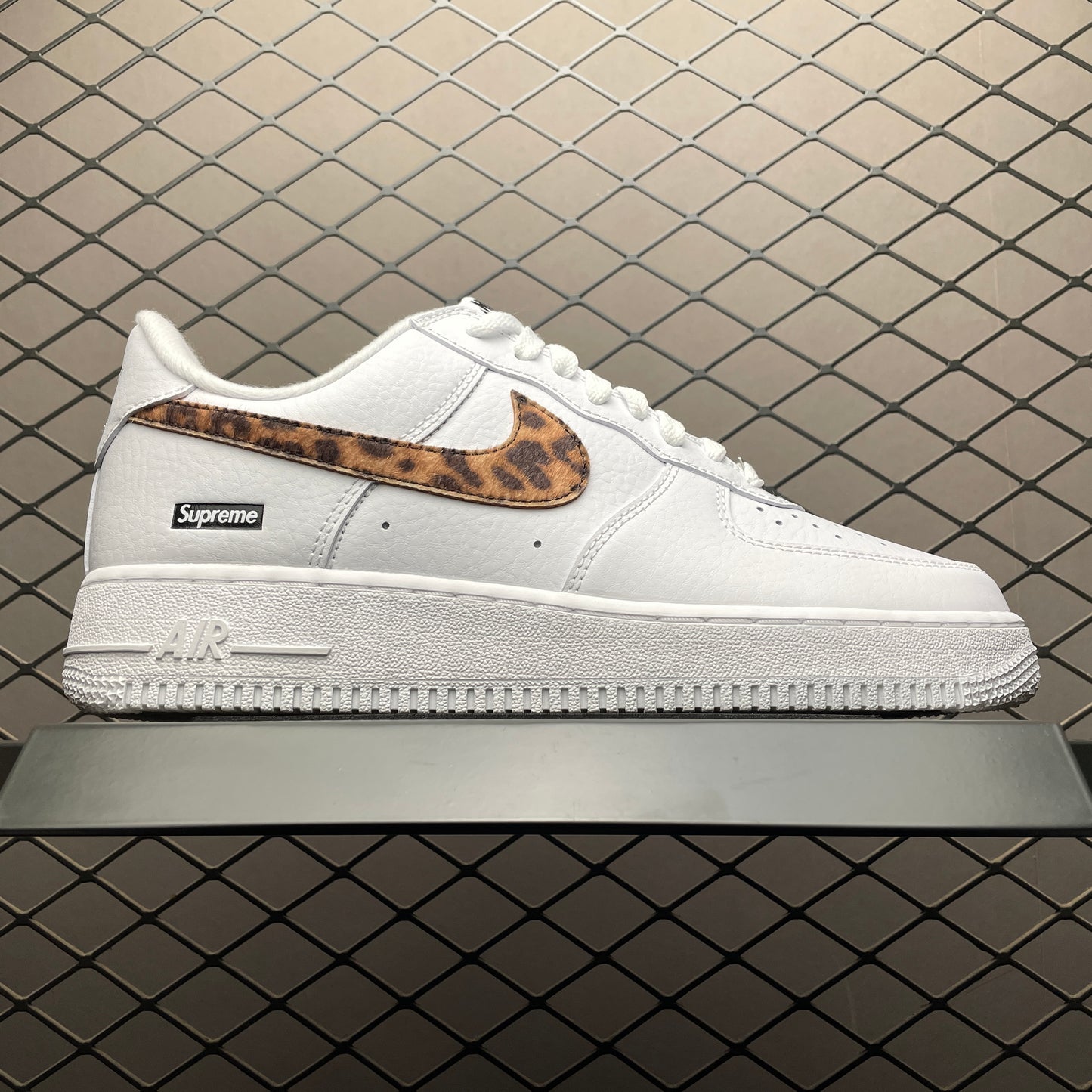 GOODENOUGH × Supreme × Nike Air Force 1 Low "White/Leopard" (25SS Week15)
