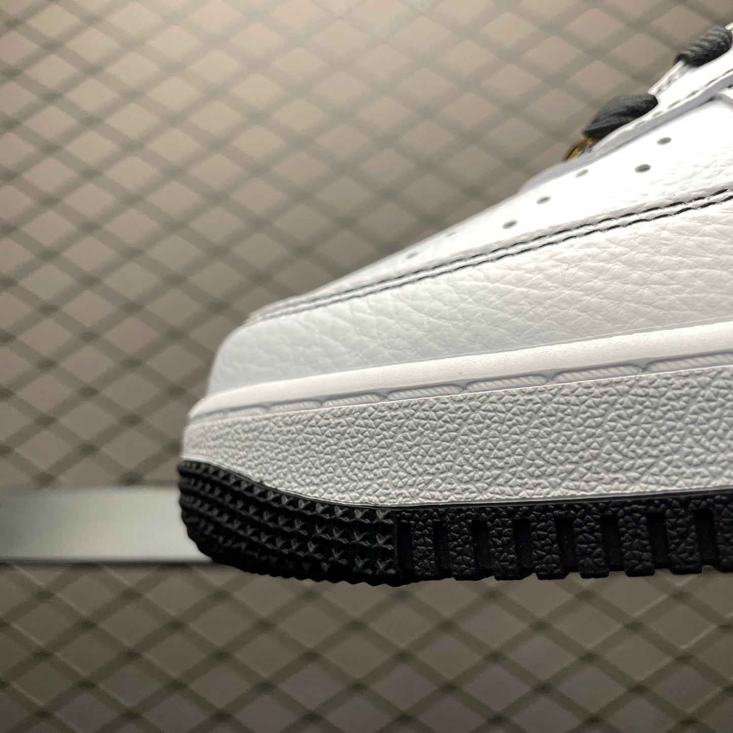 Nike Air Force 1 '07 Mini Jewel "White/Metallic Gold/Black"