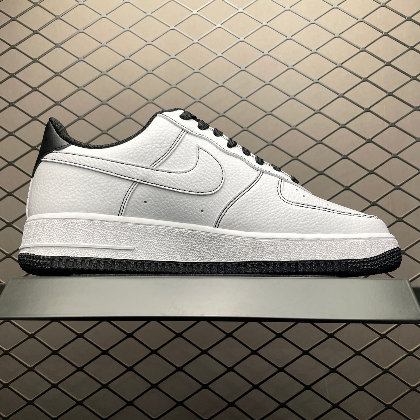 Nike Air Force 1 '07 Mini Jewel "White/Metallic Gold/Black"