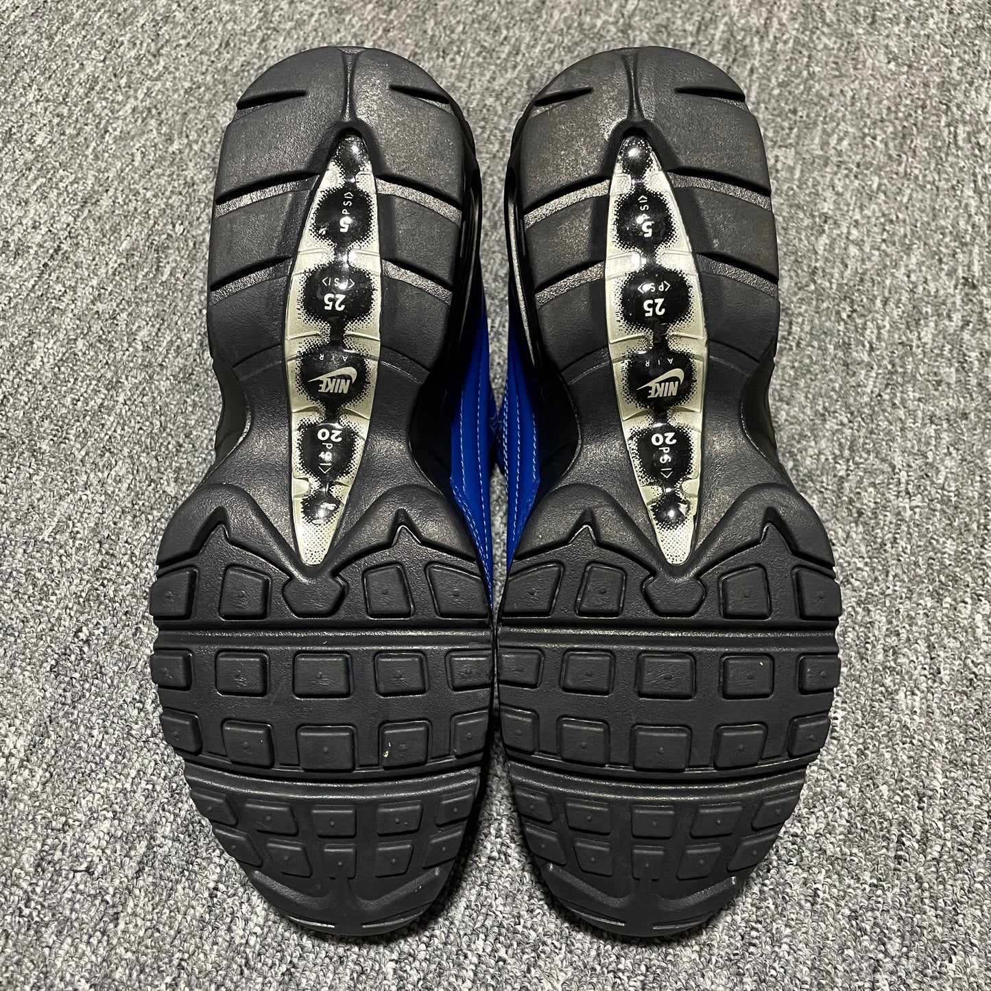 Supreme × Nike Air Max 95 Lux "Blue"