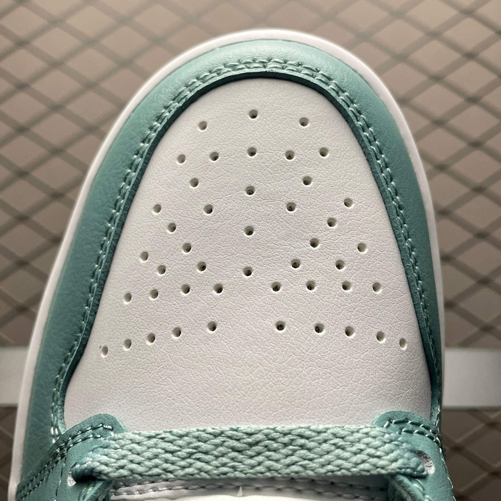Nike Women's Air Jordan 1 Mid "Cannon"