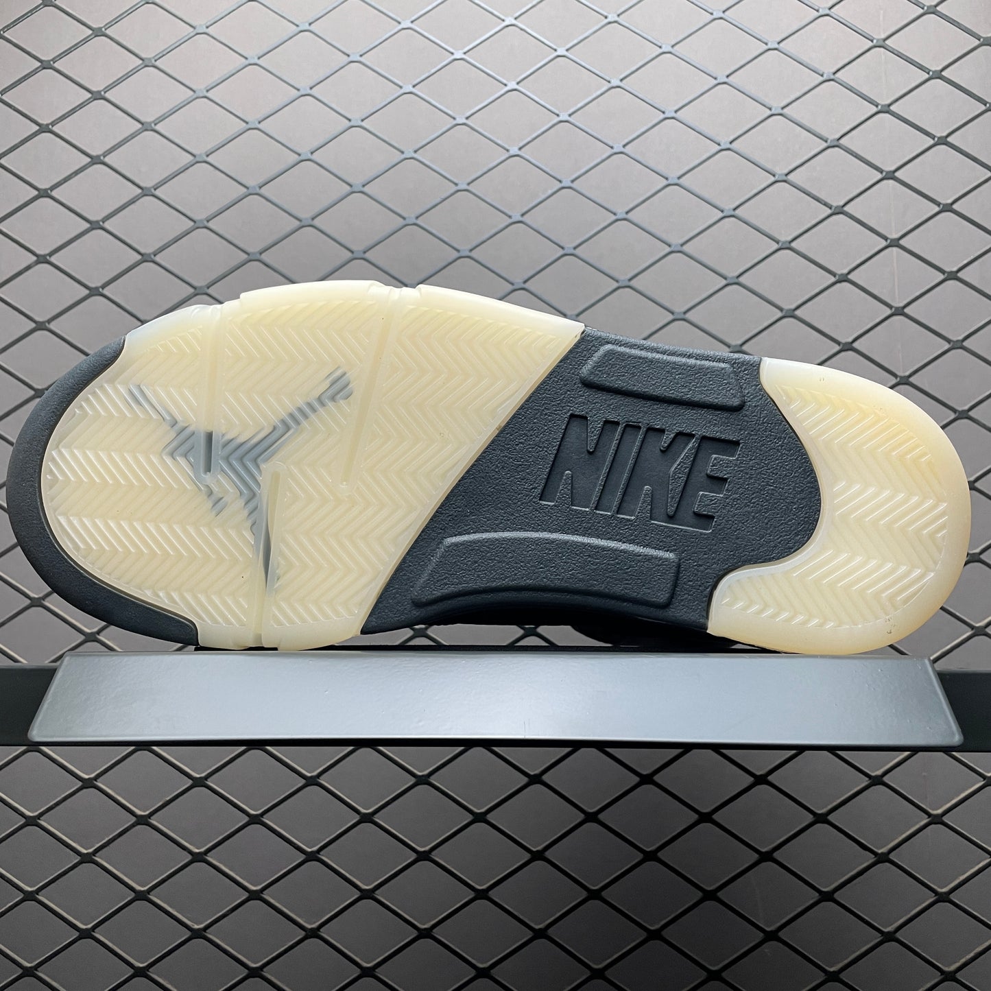 PSG × Nike Air Jordan 5 Retro "Off Noir/Particle Rose/Anthracite/Pearl Pink/Sail"
