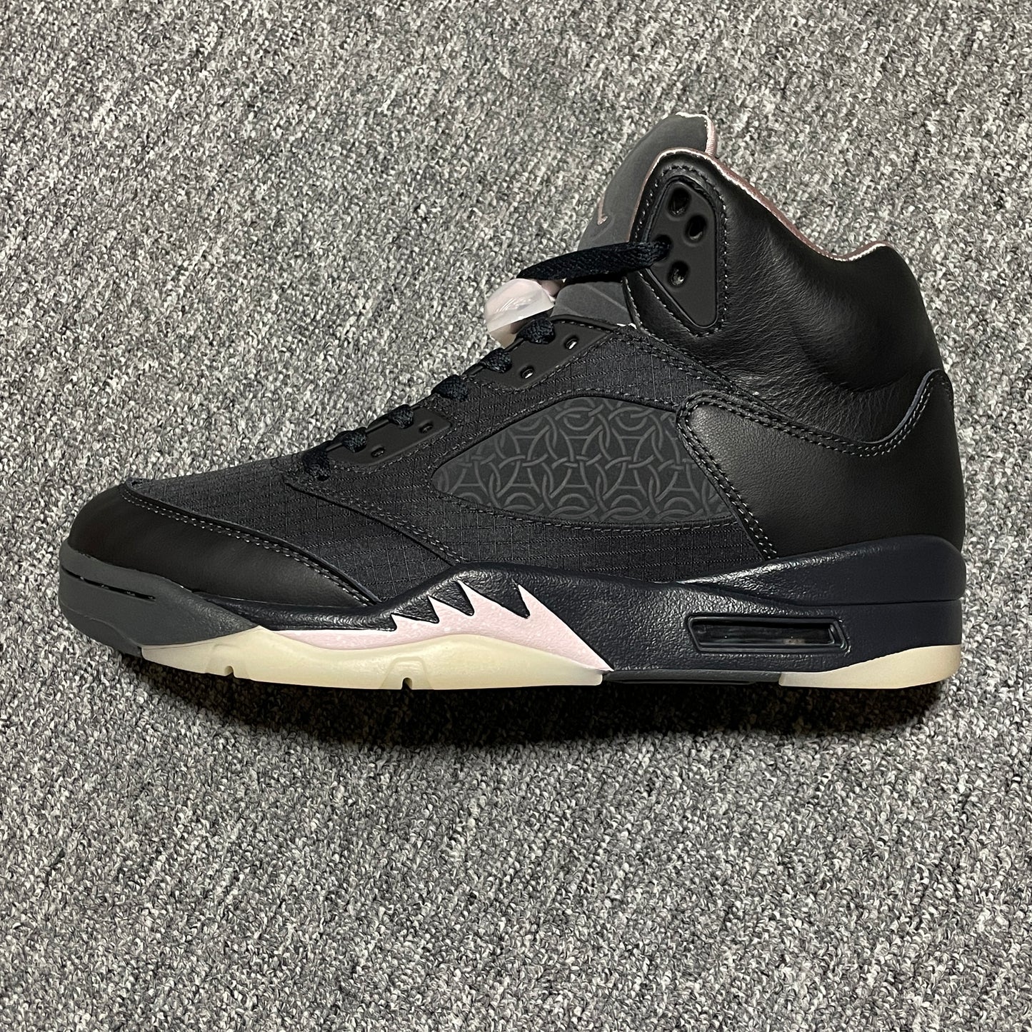 PSG × Nike Air Jordan 5 Retro "Off Noir/Particle Rose/Anthracite/Pearl Pink/Sail"