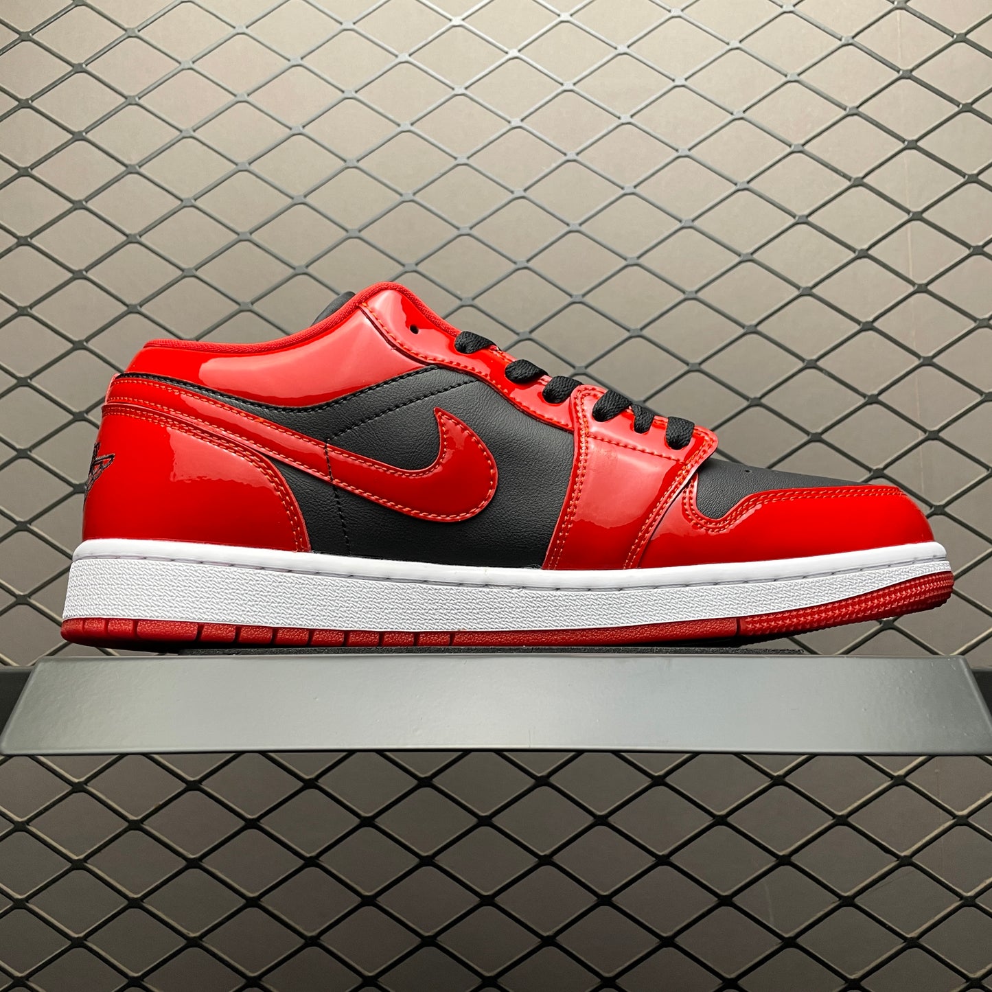 Nike Jordan 1 Low SE Patent Varsity Red Black